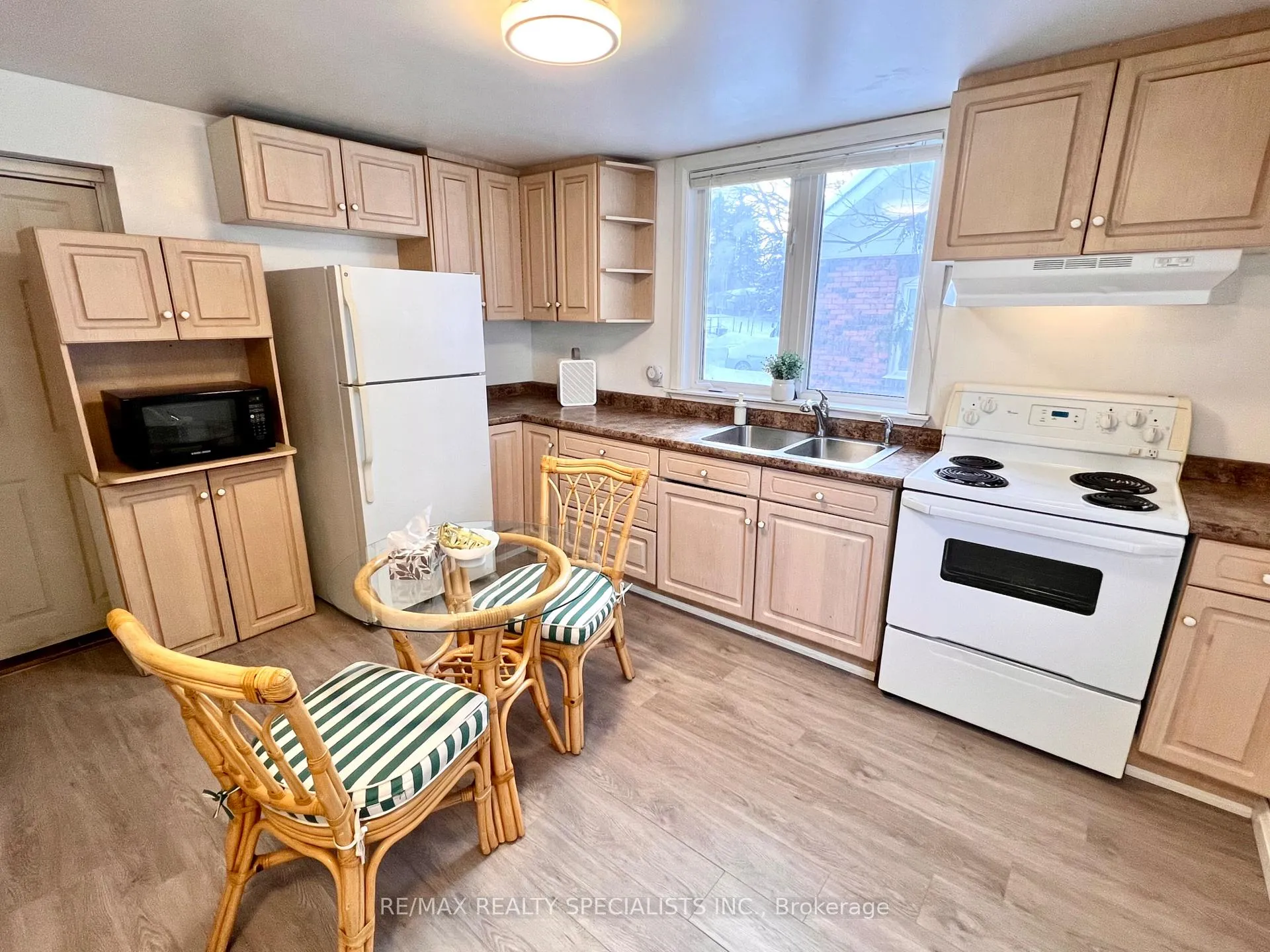 Photo 5 of Unit 2, 32 Penetang Street, Barrie, Codrington — HOMEH