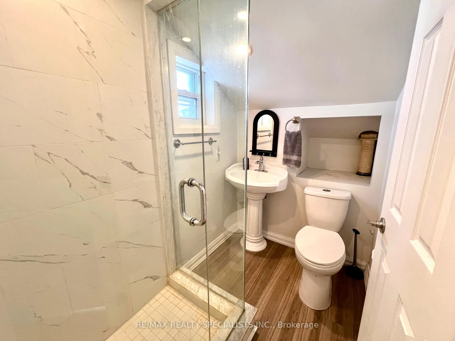 Photo 10 of Unit 2, 32 Penetang Street, Barrie, Codrington — HOMEH