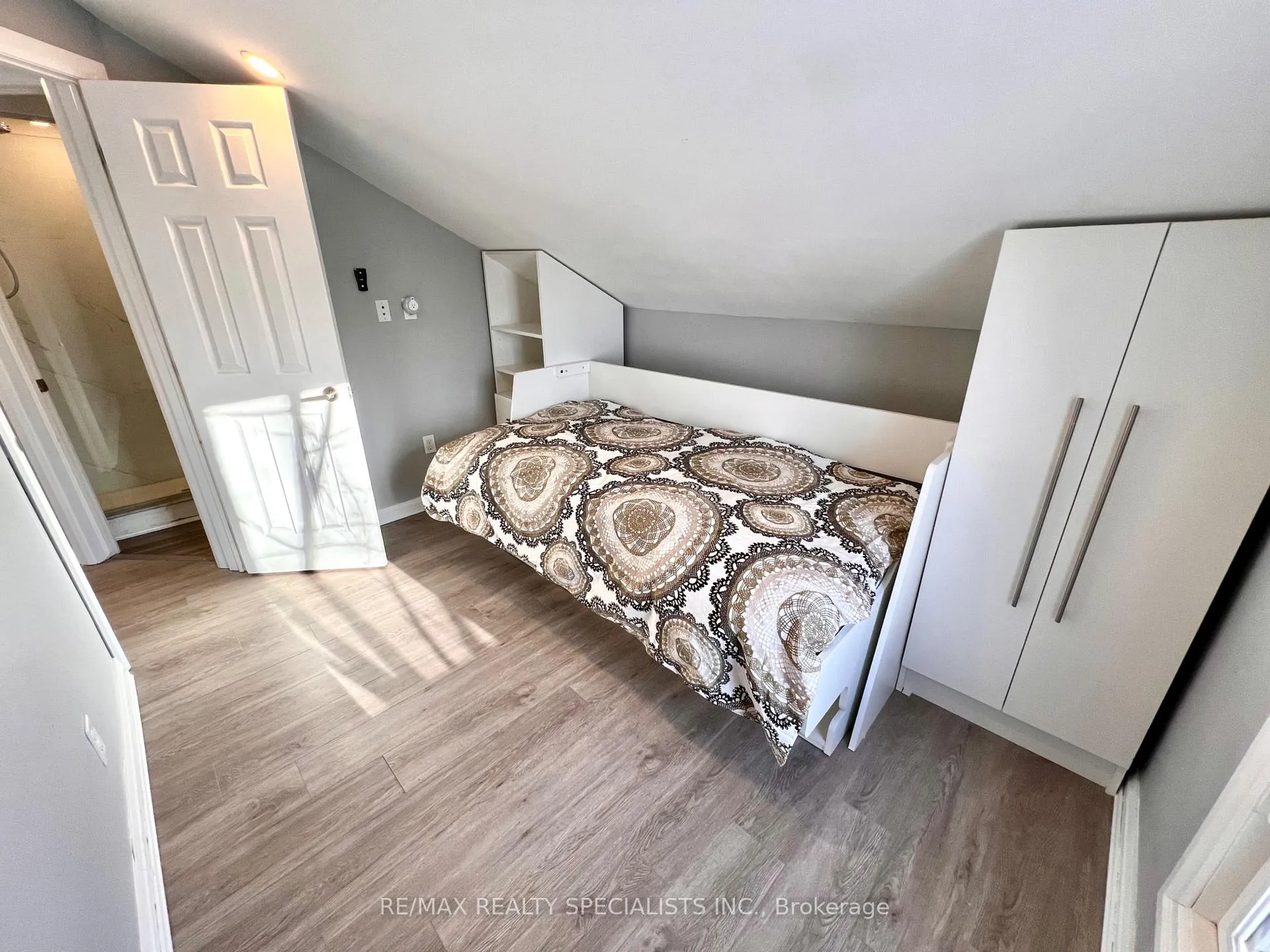 Photo 15 of Unit 2, 32 Penetang Street, Barrie, Codrington — HOMEH