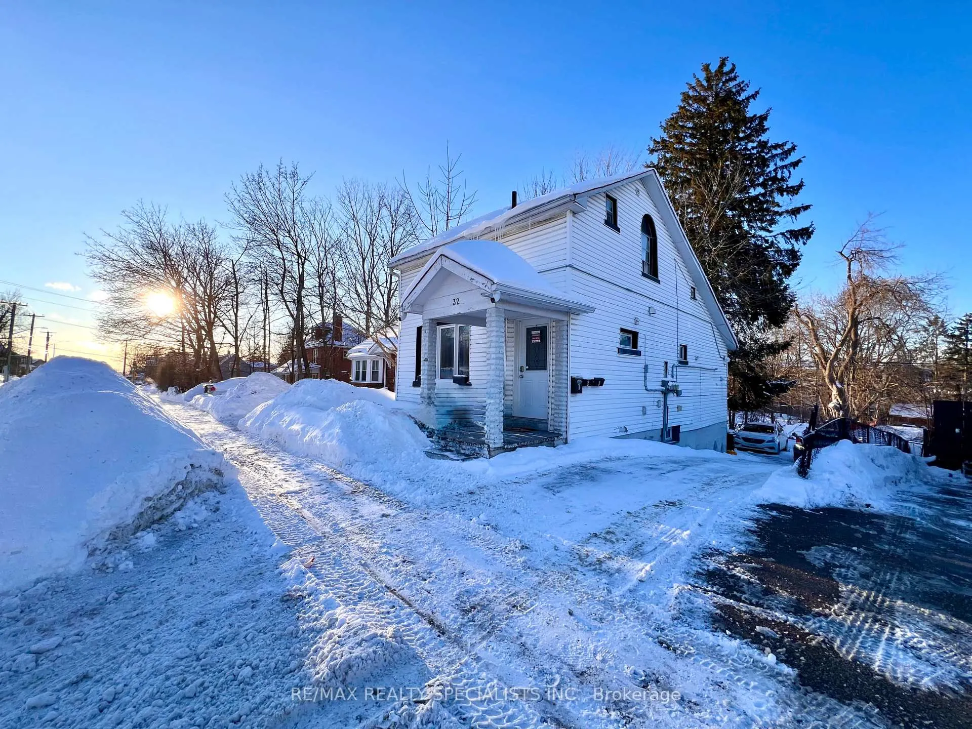Photo 23 of Unit 2, 32 Penetang Street, Barrie, Codrington — HOMEH