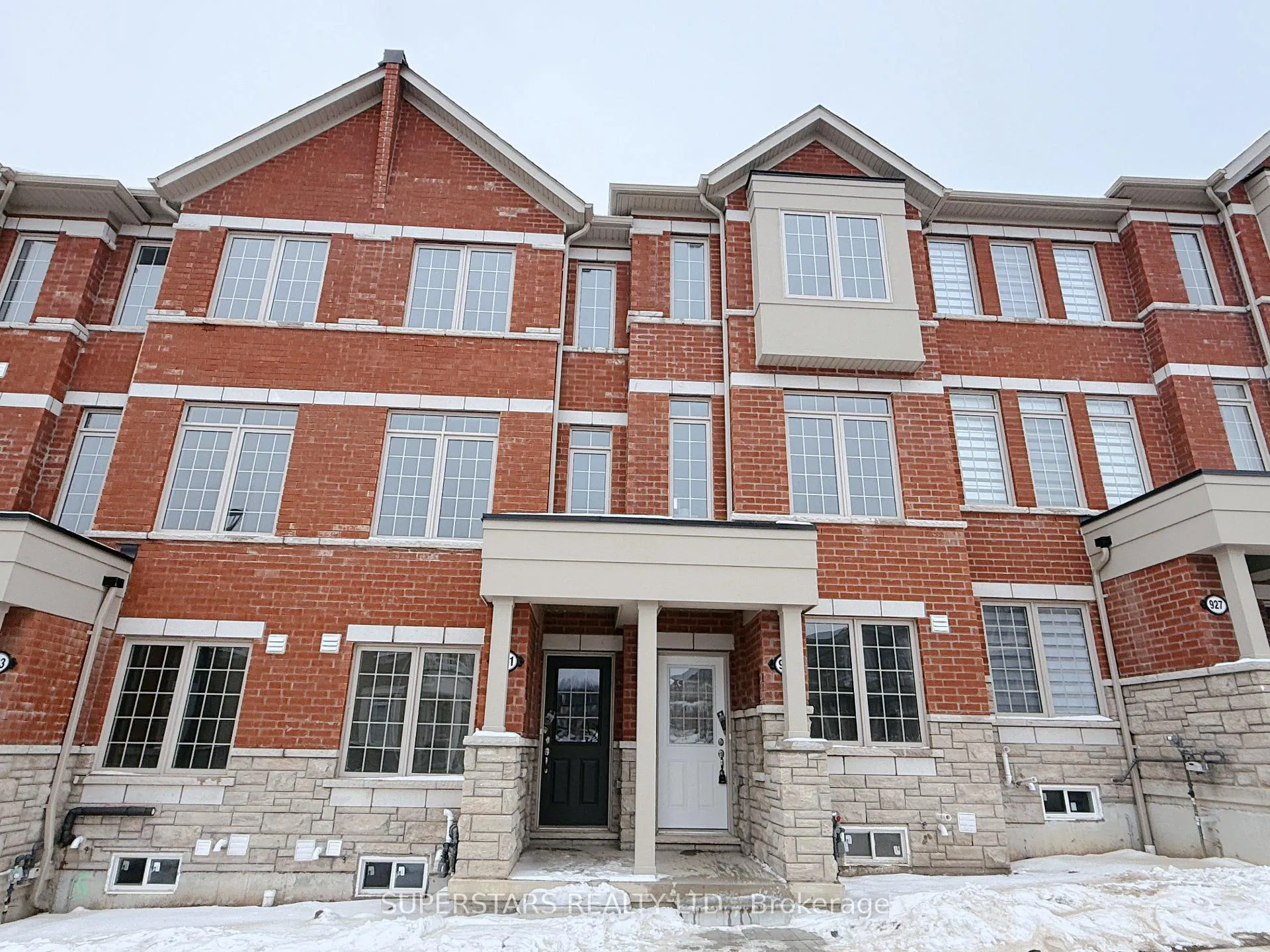 Photo 1 of 929 Crowsnest Hollow, Pickering, Rural Pickering — HOMEH