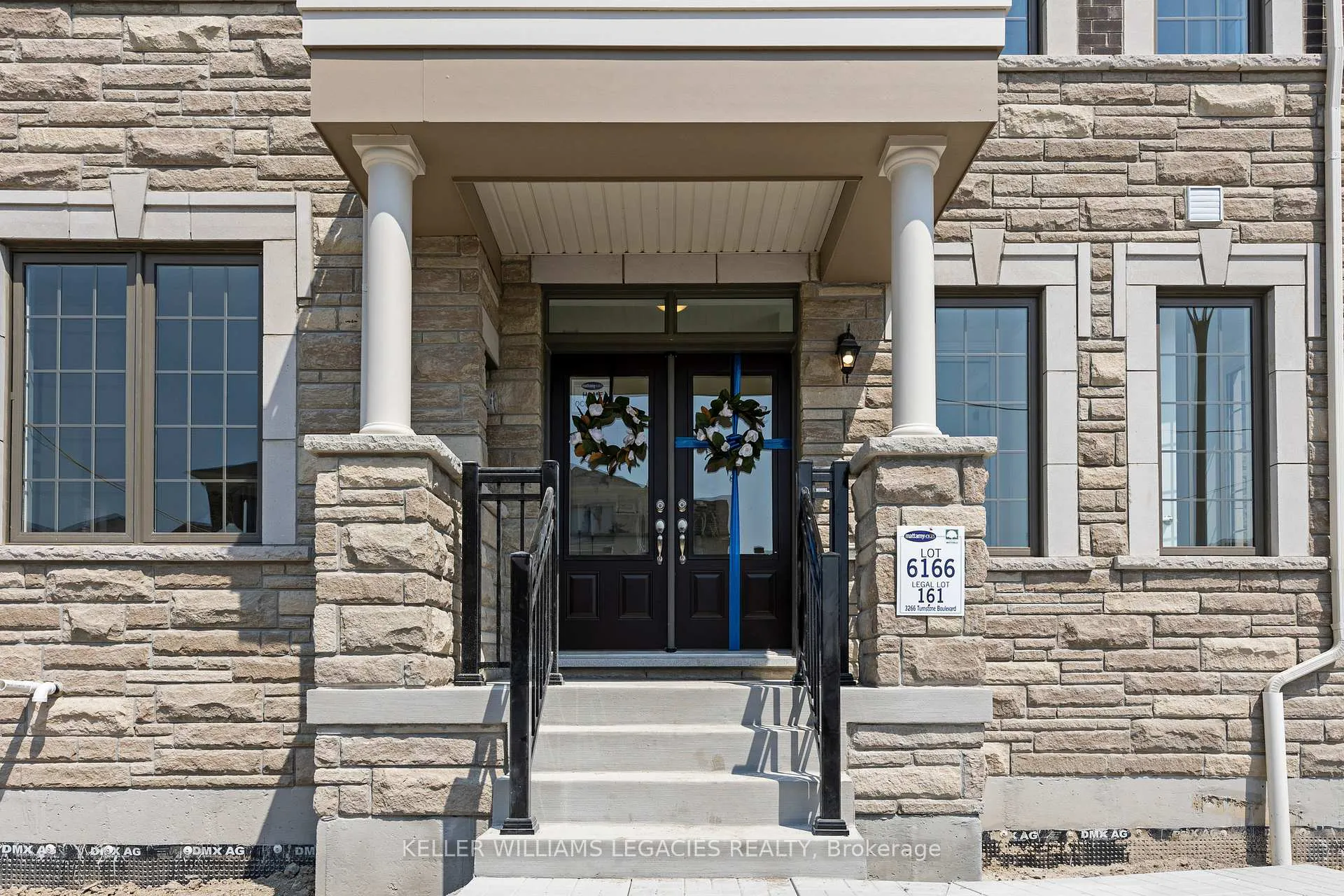 Photo 3 of 3266 Turnstone Boulevard, Pickering, Rural Pickering — HOMEH