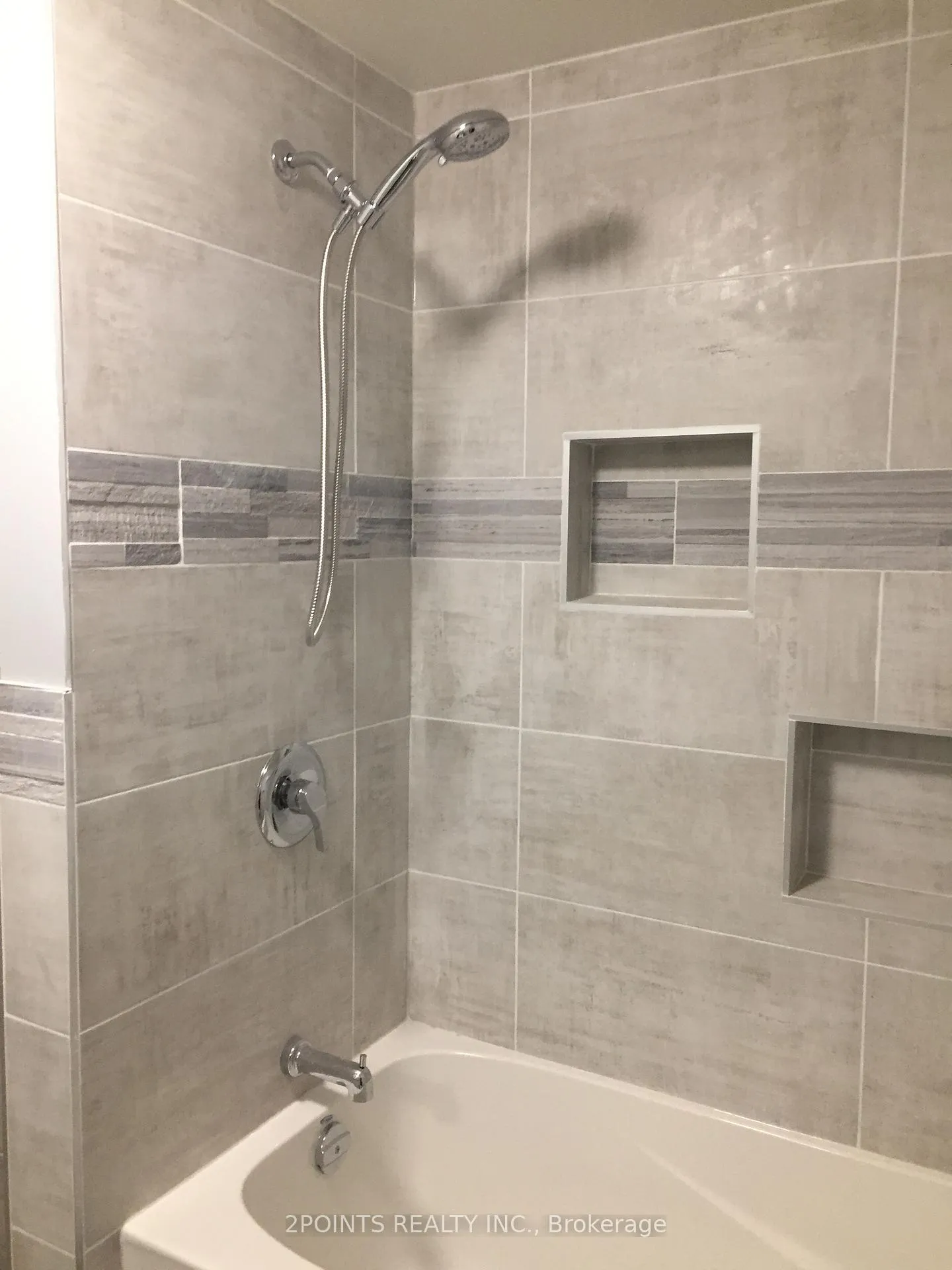 Photo 2 of 41 Tanjo Court, Vaughan, Crestwood-Springfarm-Yorkhill — HOMEH
