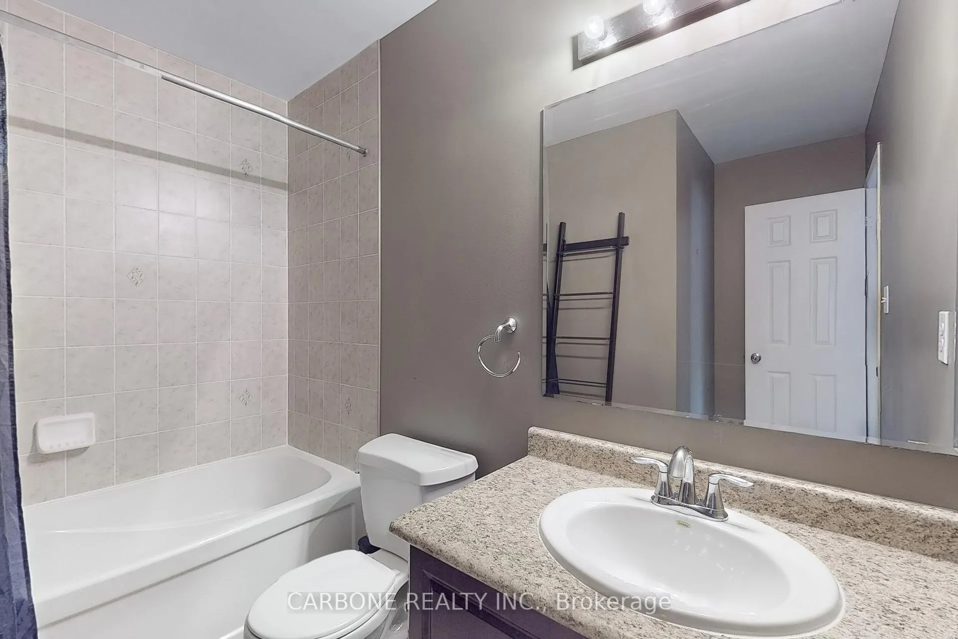 Photo 17 of 35 Silvester Street, Ajax, Central East — HOMEH