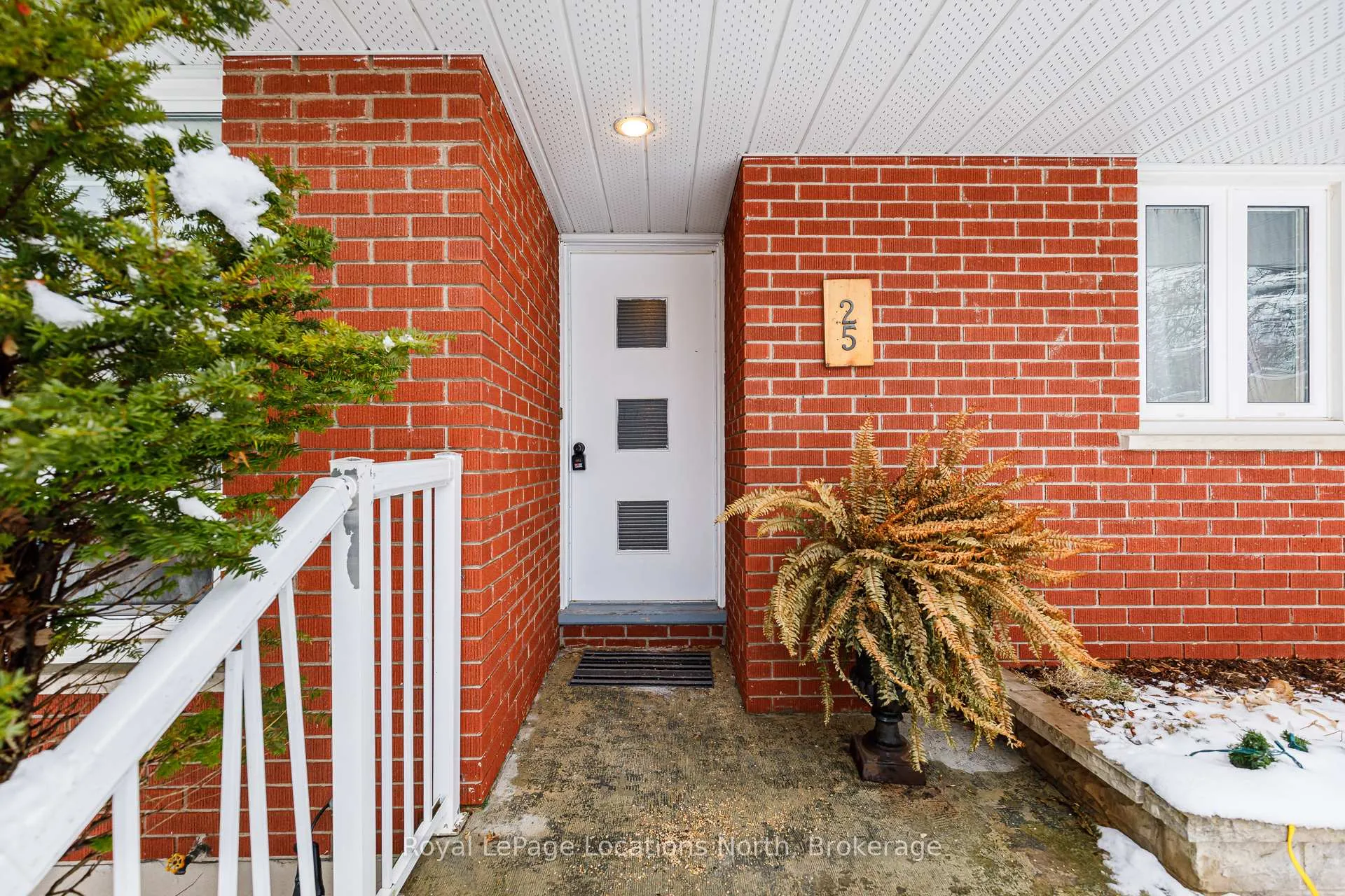 Photo 3 of 25 Margaret Street, Meaford — HOMEH