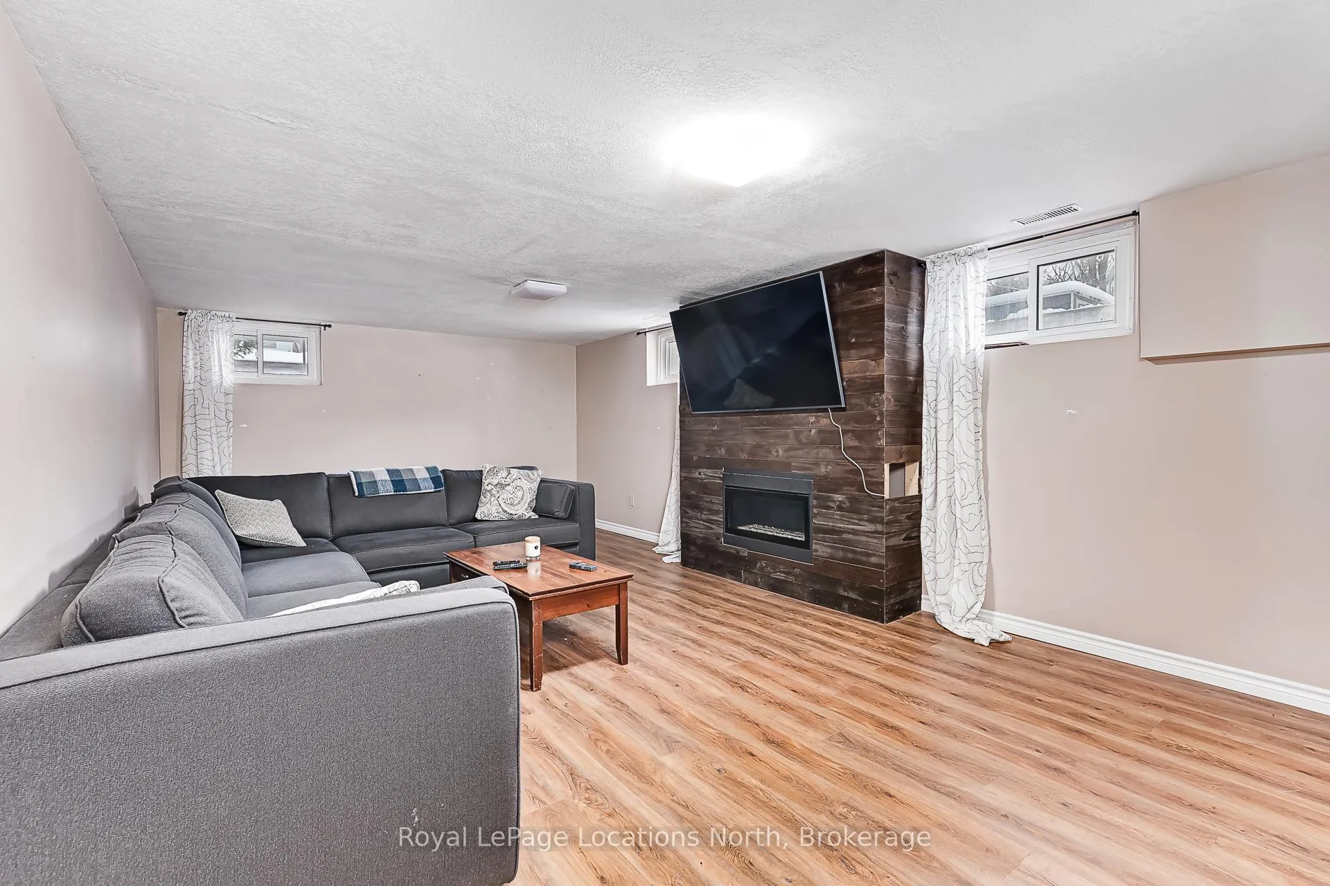 Photo 14 of 25 Margaret Street, Meaford — HOMEH