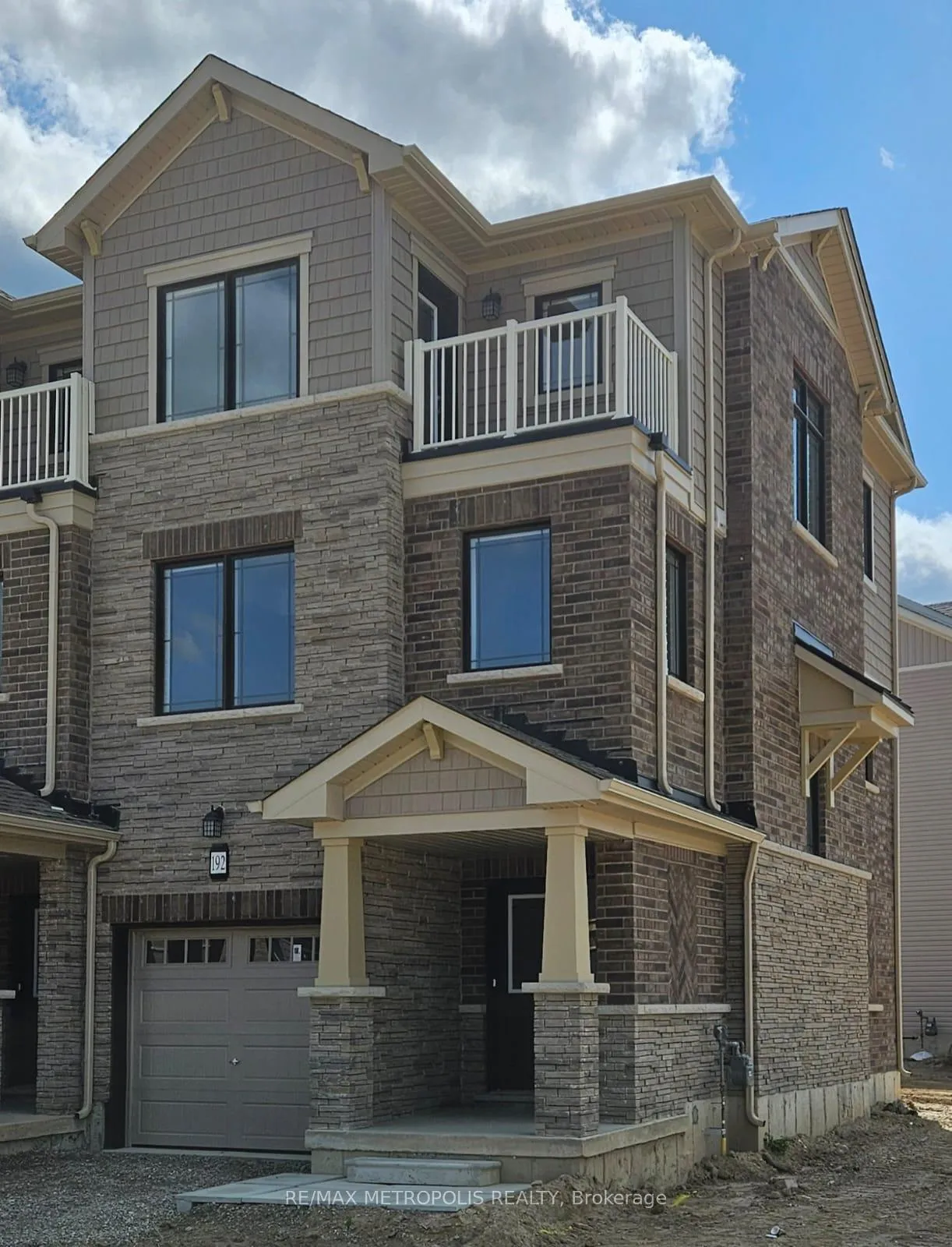 Photo 2 of 192 Gillespie Drive, Brant, Brantford Twp — HOMEH