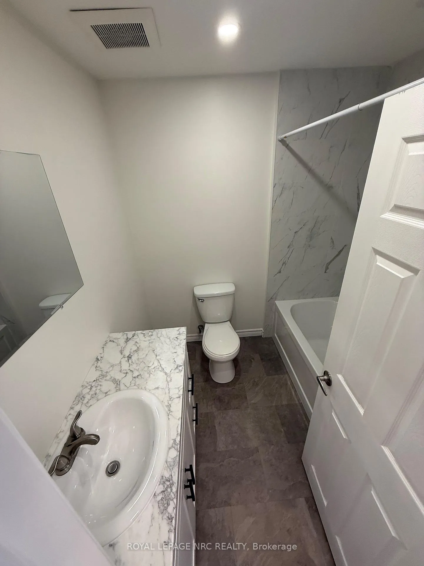 Photo 4 of Unit 5, 72 Hartzel Road, St. Catharines, Secord Woods — HOMEH