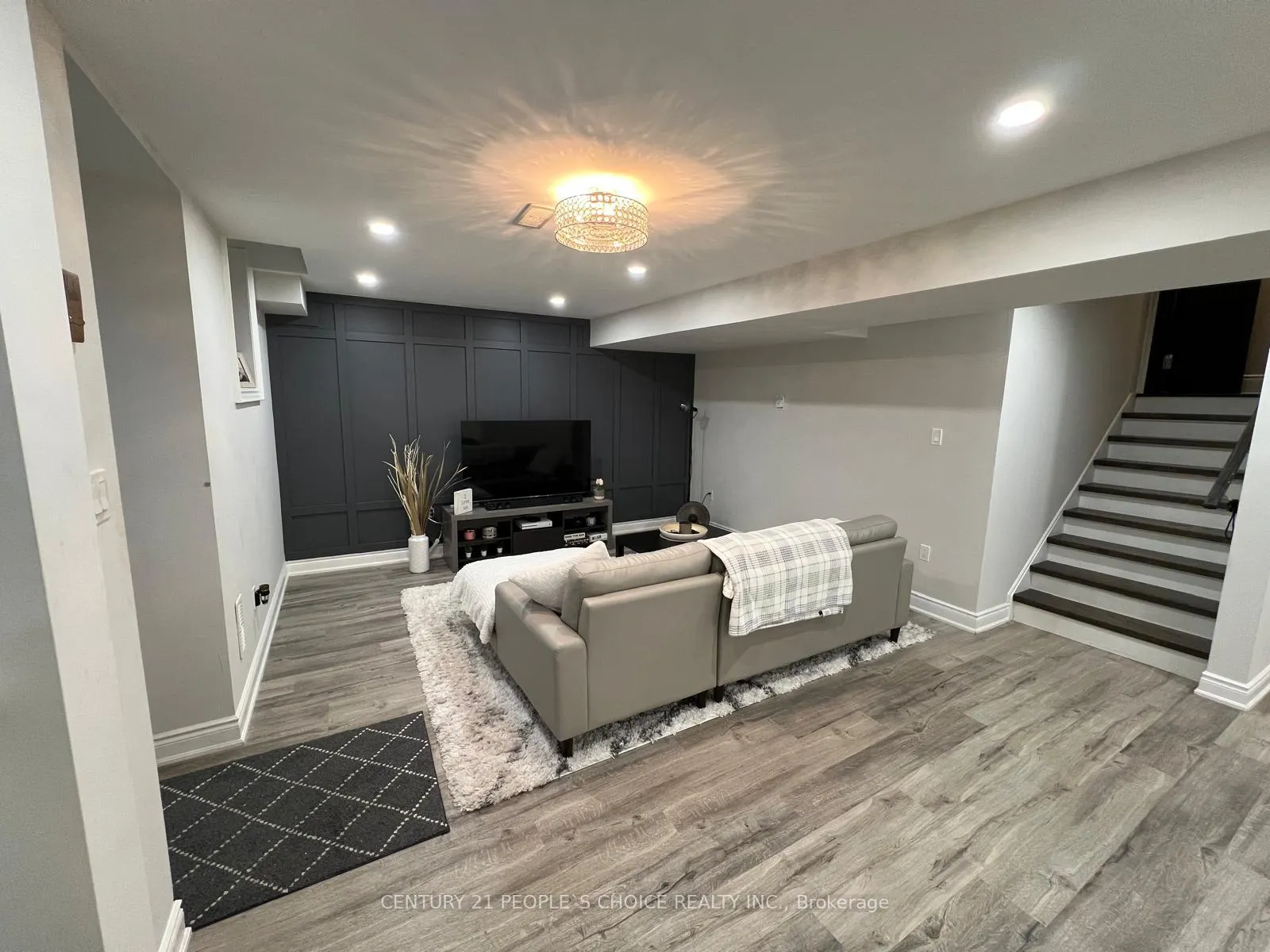 Photo 2 of Unit BSMT, 22 Elderslie Crescent, Vaughan, Kleinburg — HOMEH