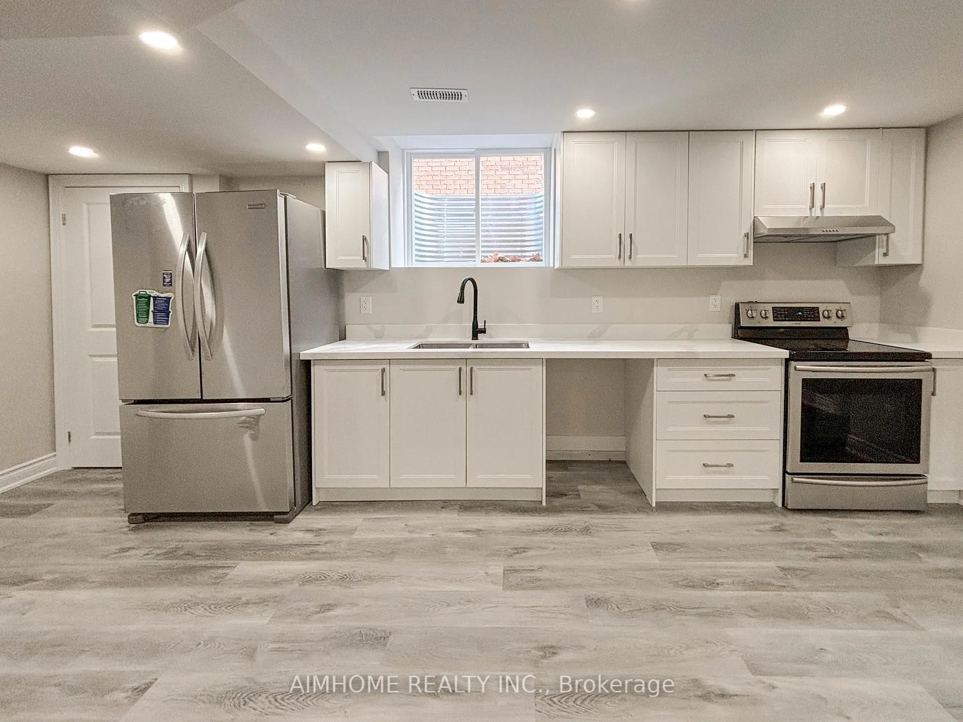Photo 2 of Unit Basement, 49 Pine Hollow Crescent, Vaughan, Maple — HOMEH