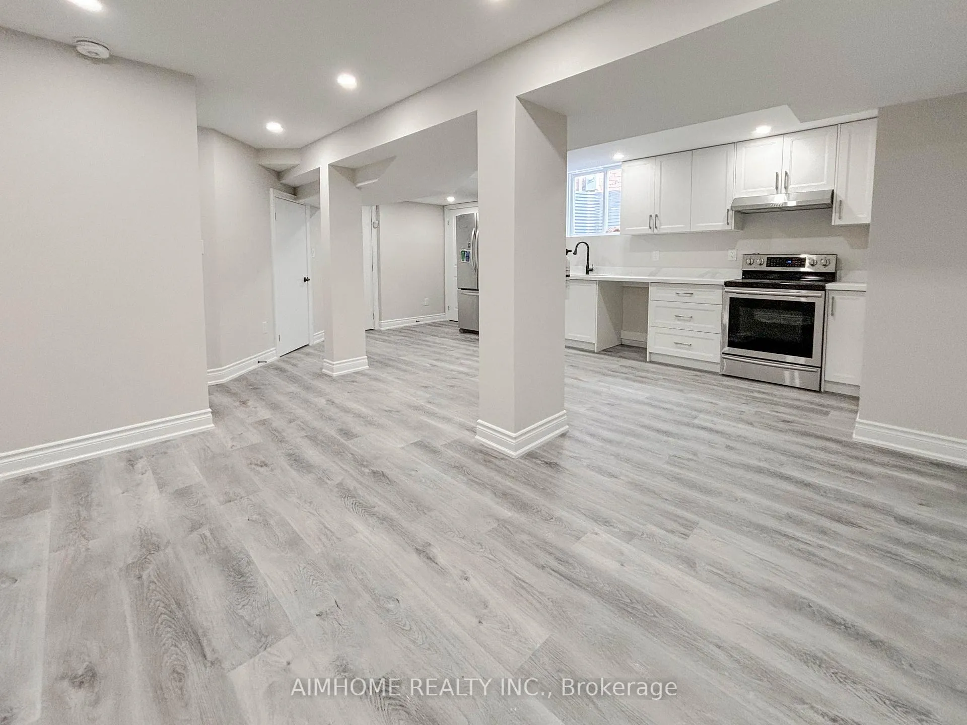 Photo 4 of Unit Basement, 49 Pine Hollow Crescent, Vaughan, Maple — HOMEH