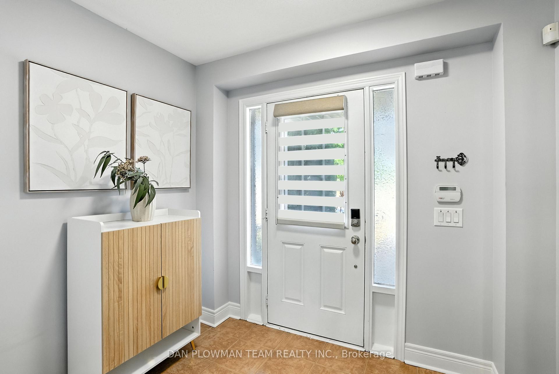 Photo 3 of 76 Kersey Crescent, Clarington, Courtice — HOMEH
