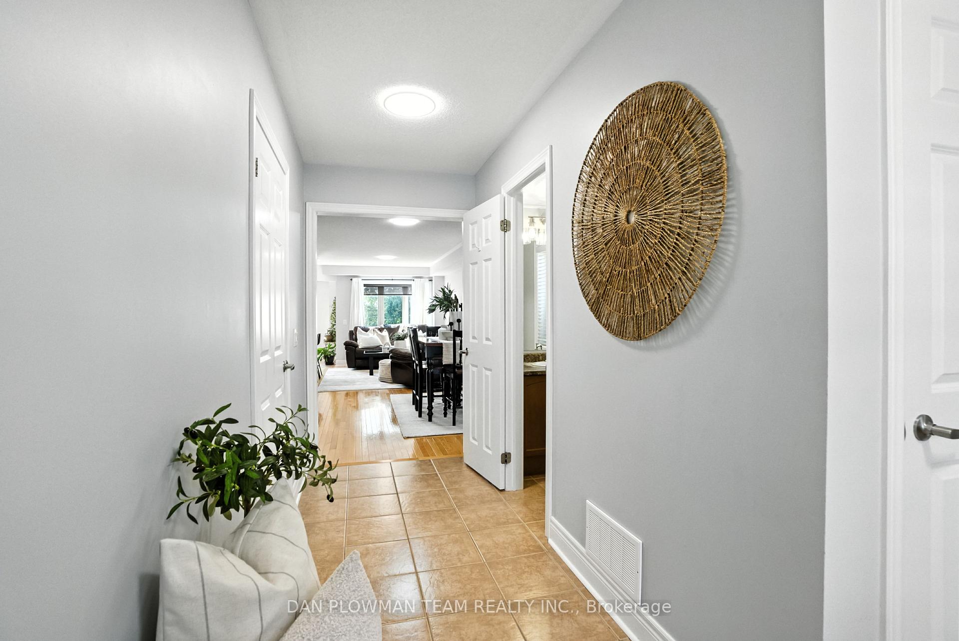 Photo 4 of 76 Kersey Crescent, Clarington, Courtice — HOMEH
