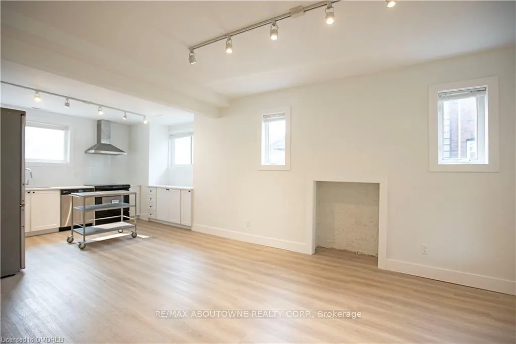 Photo 2 of Unit 1, 49 Fairleigh Avenue S, Hamilton, Gibson — HOMEH