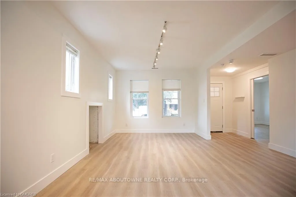 Photo 4 of Unit 1, 49 Fairleigh Avenue S, Hamilton, Gibson — HOMEH