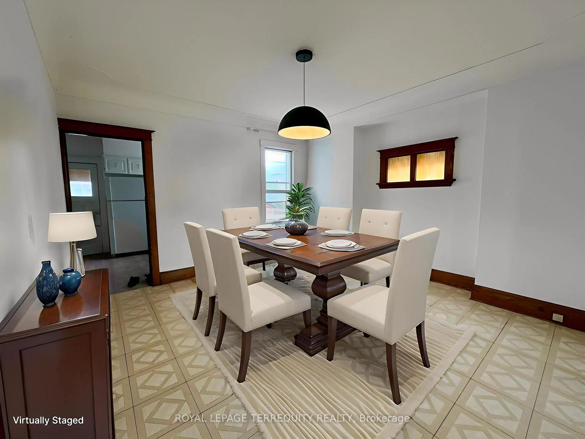 Photo 5 of 135 Connaught Avenue N, Hamilton, Gibson — HOMEH
