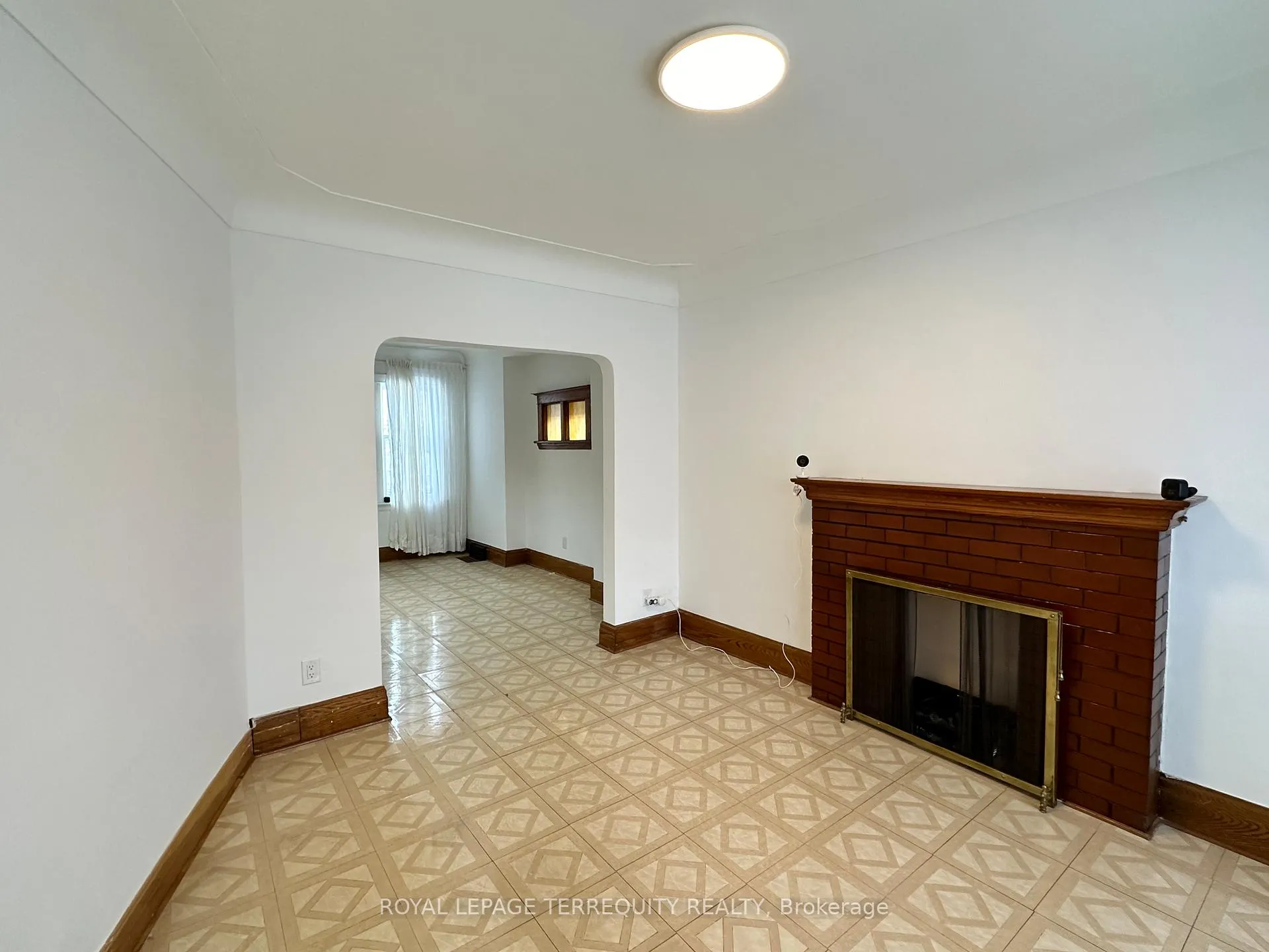 Photo 6 of 135 Connaught Avenue N, Hamilton, Gibson — HOMEH