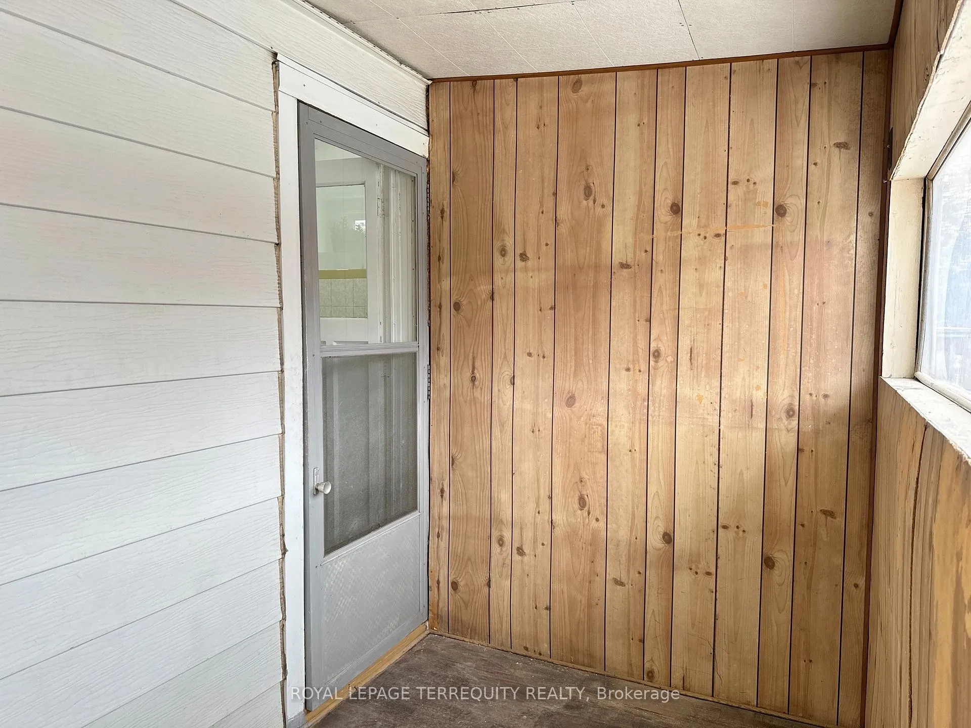 Photo 21 of 135 Connaught Avenue N, Hamilton, Gibson — HOMEH