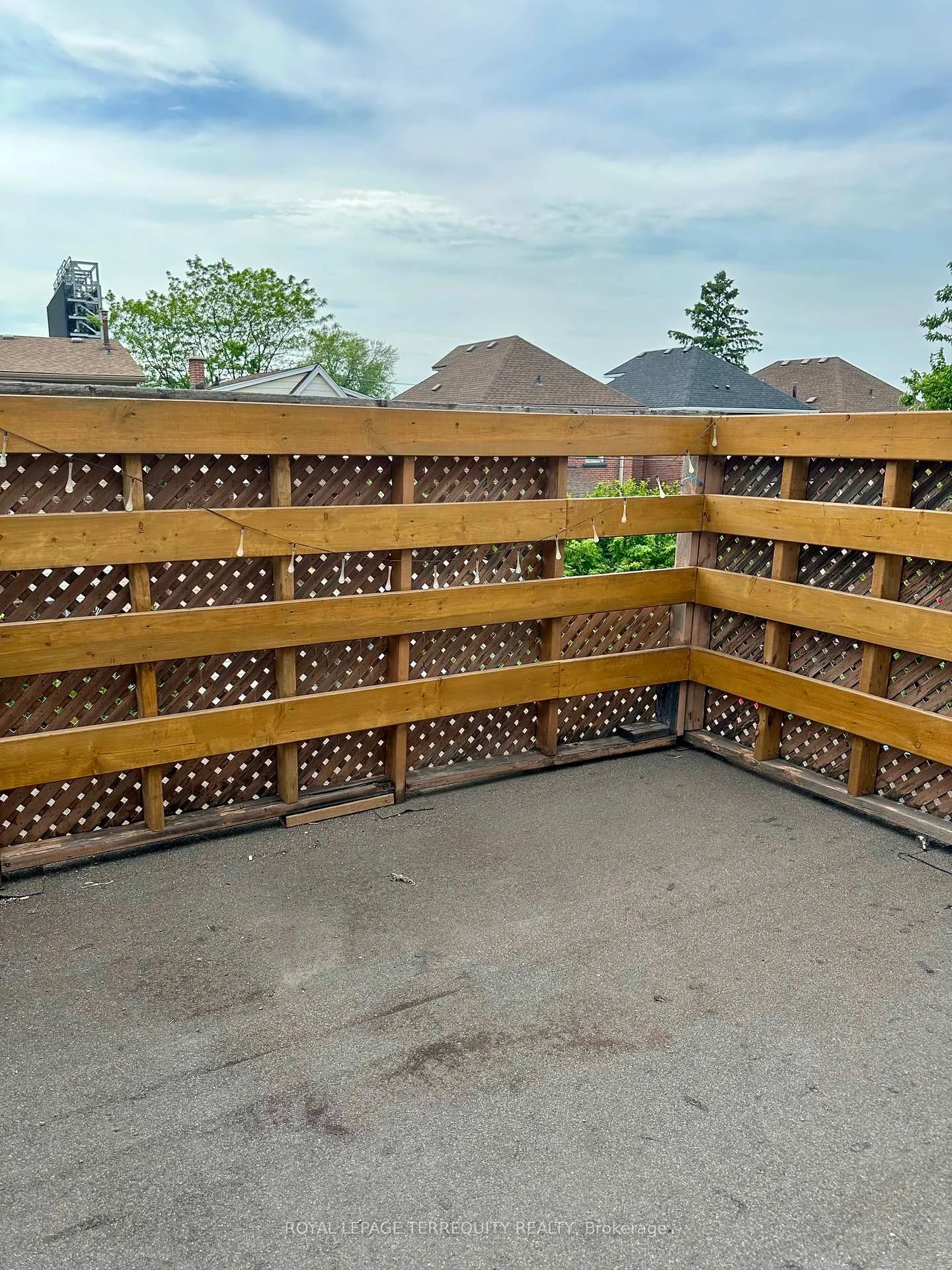 Photo 24 of 135 Connaught Avenue N, Hamilton, Gibson — HOMEH