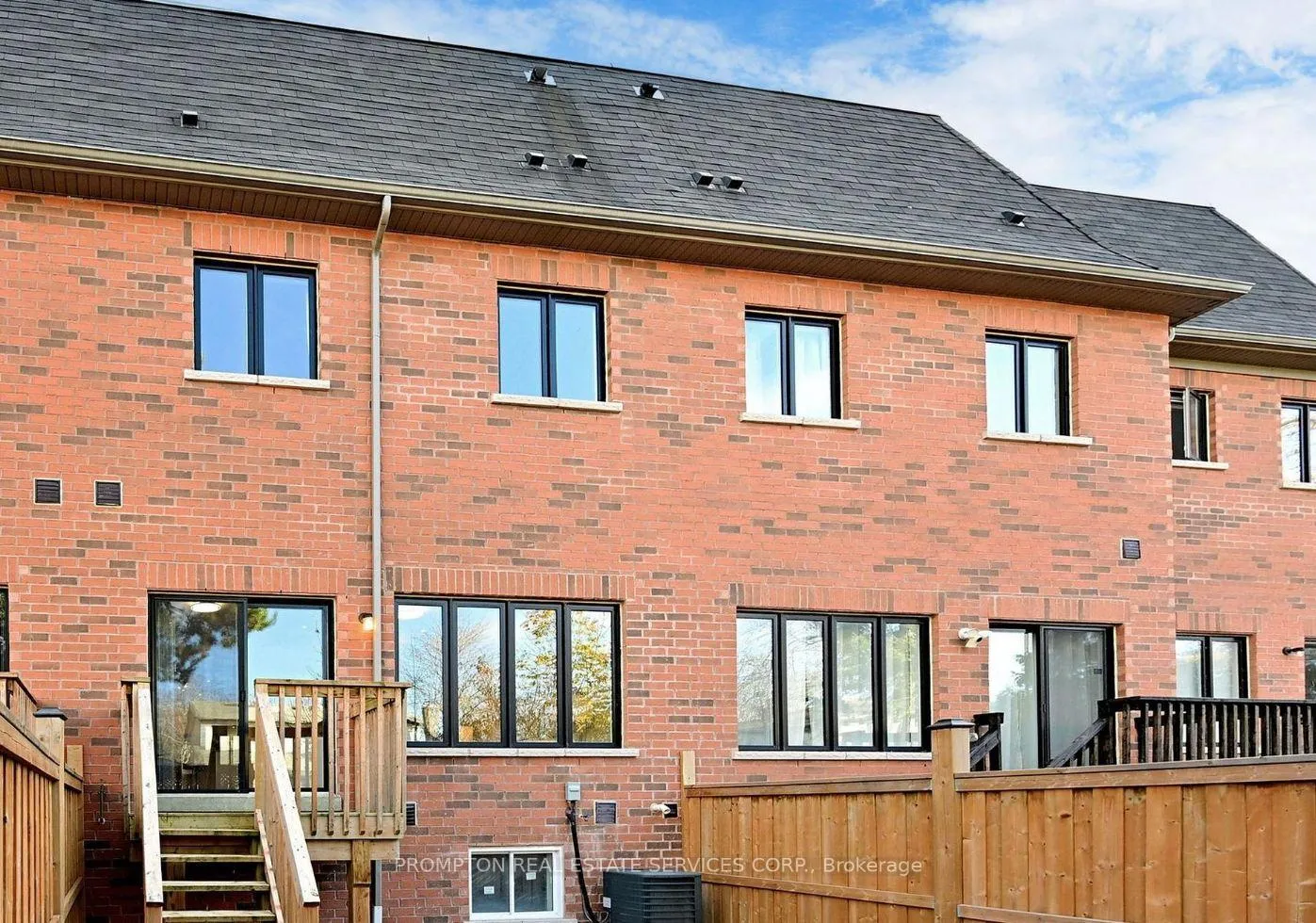 Photo 8 of 106 Lichfield Road, Markham, Unionville — HOMEH