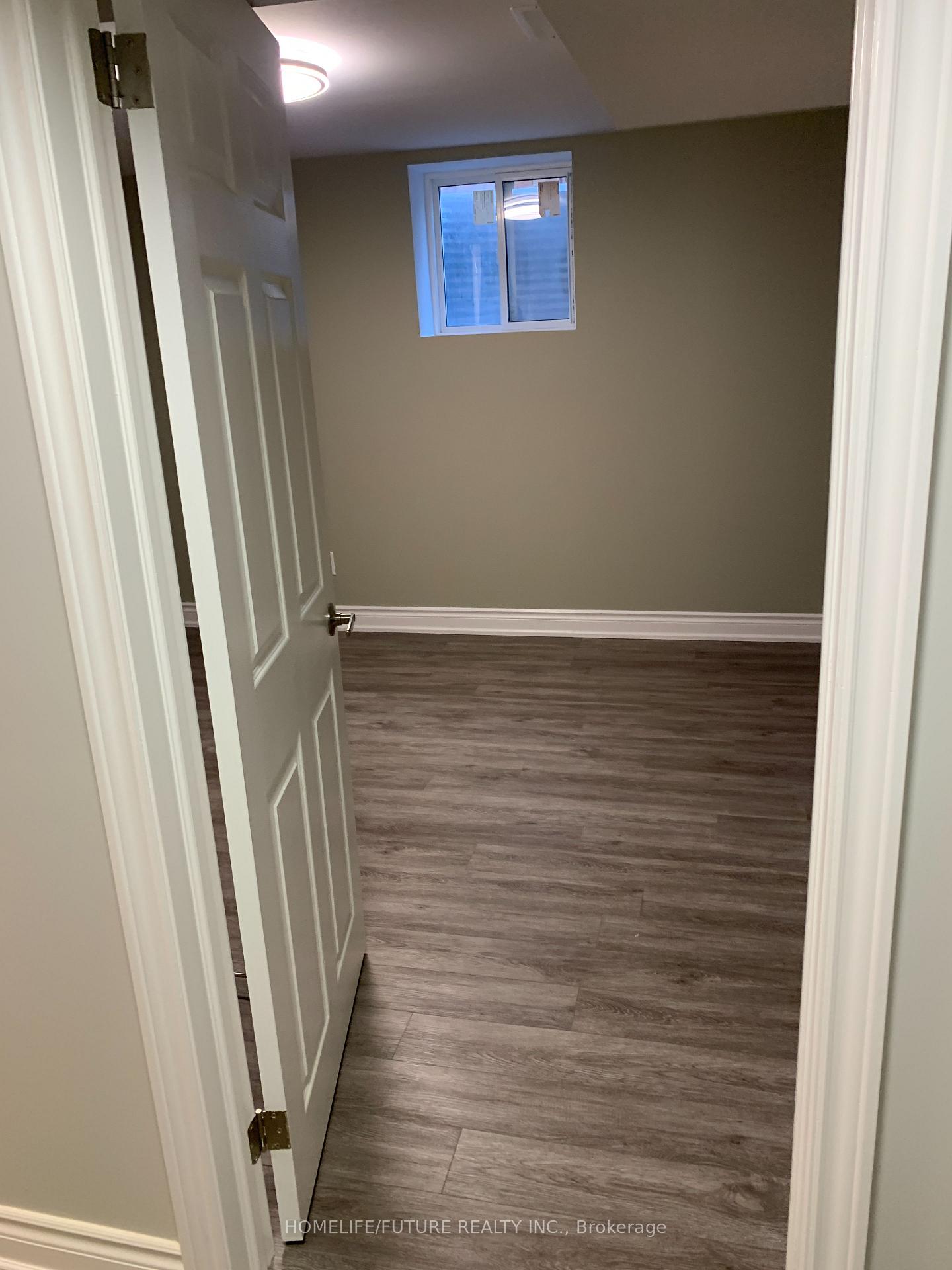 Photo 3 of 239 Glenabbey Drive, Clarington, Courtice — HOMEH