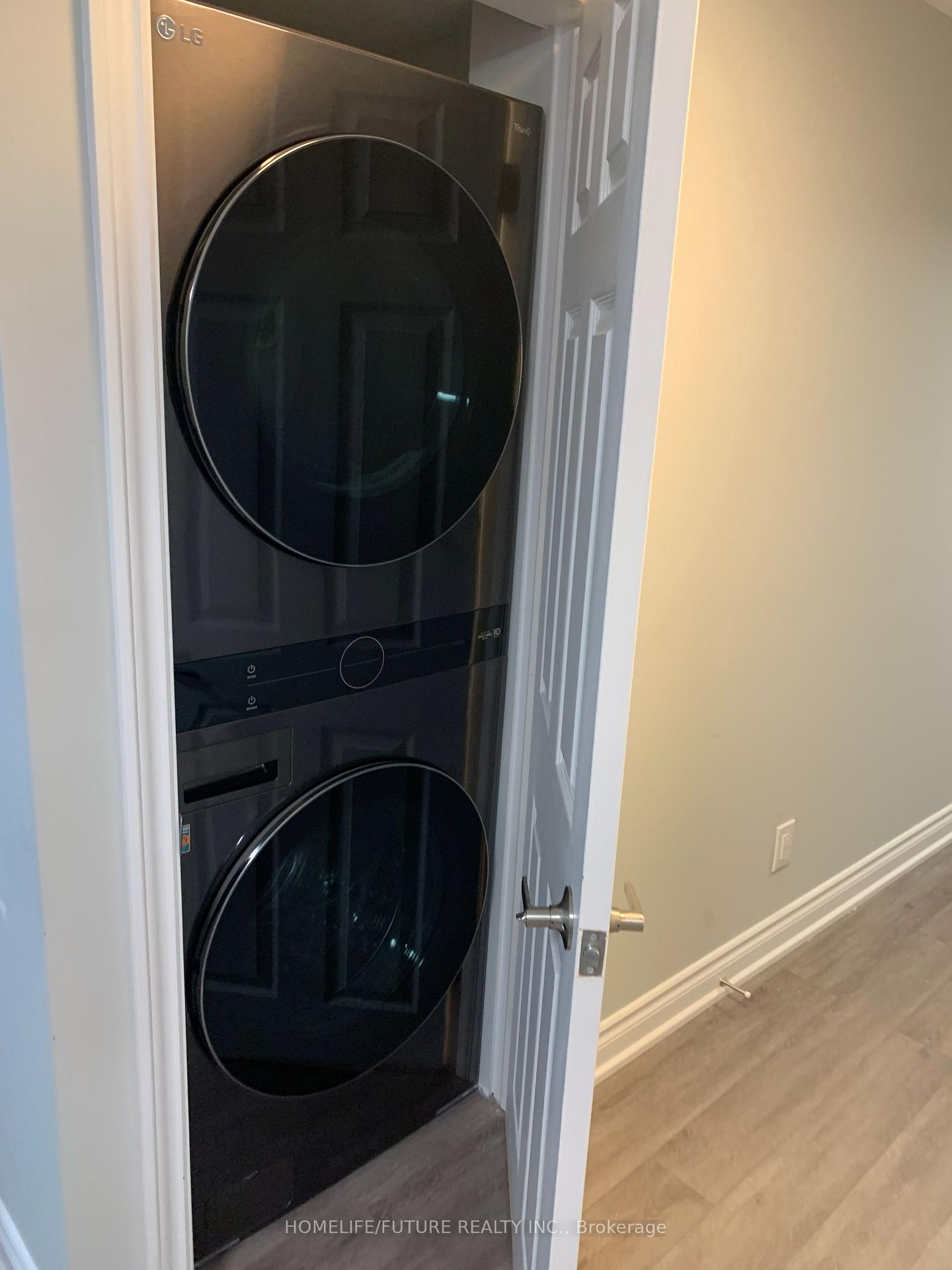 Photo 4 of 239 Glenabbey Drive, Clarington, Courtice — HOMEH