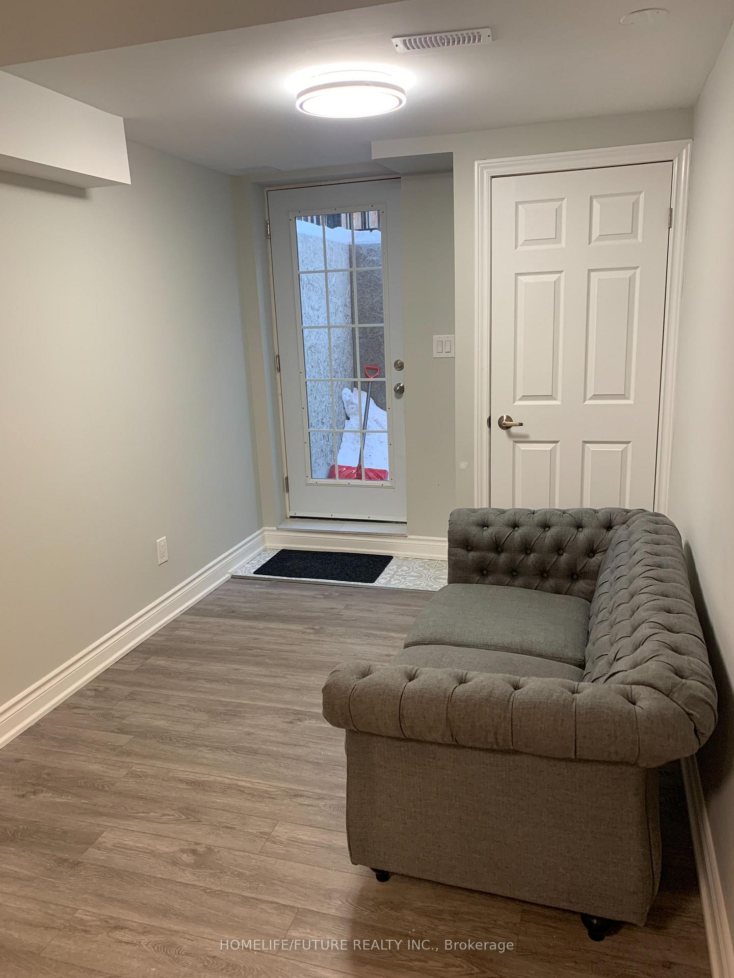 Photo 5 of 239 Glenabbey Drive, Clarington, Courtice — HOMEH
