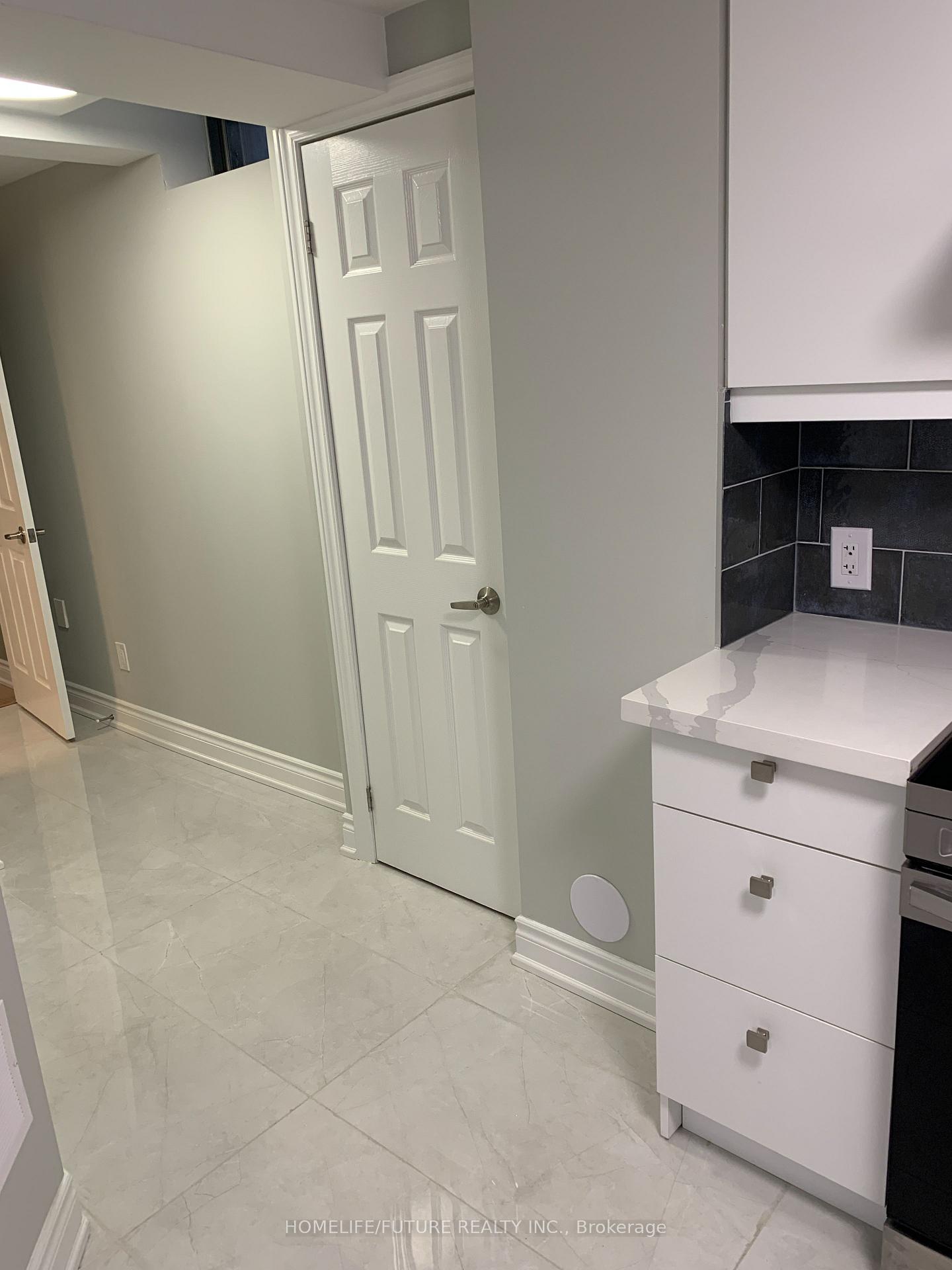 Photo 7 of 239 Glenabbey Drive, Clarington, Courtice — HOMEH