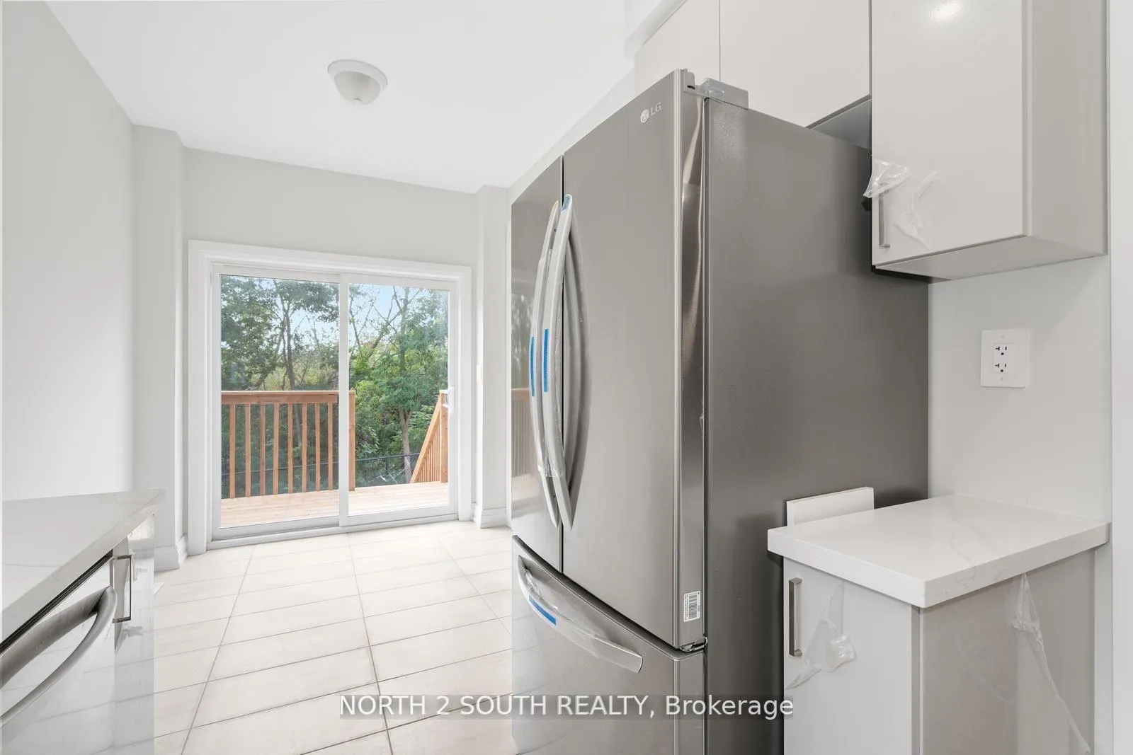 Photo 10 of 5 Virro Court, Vaughan, West Woodbridge — HOMEH