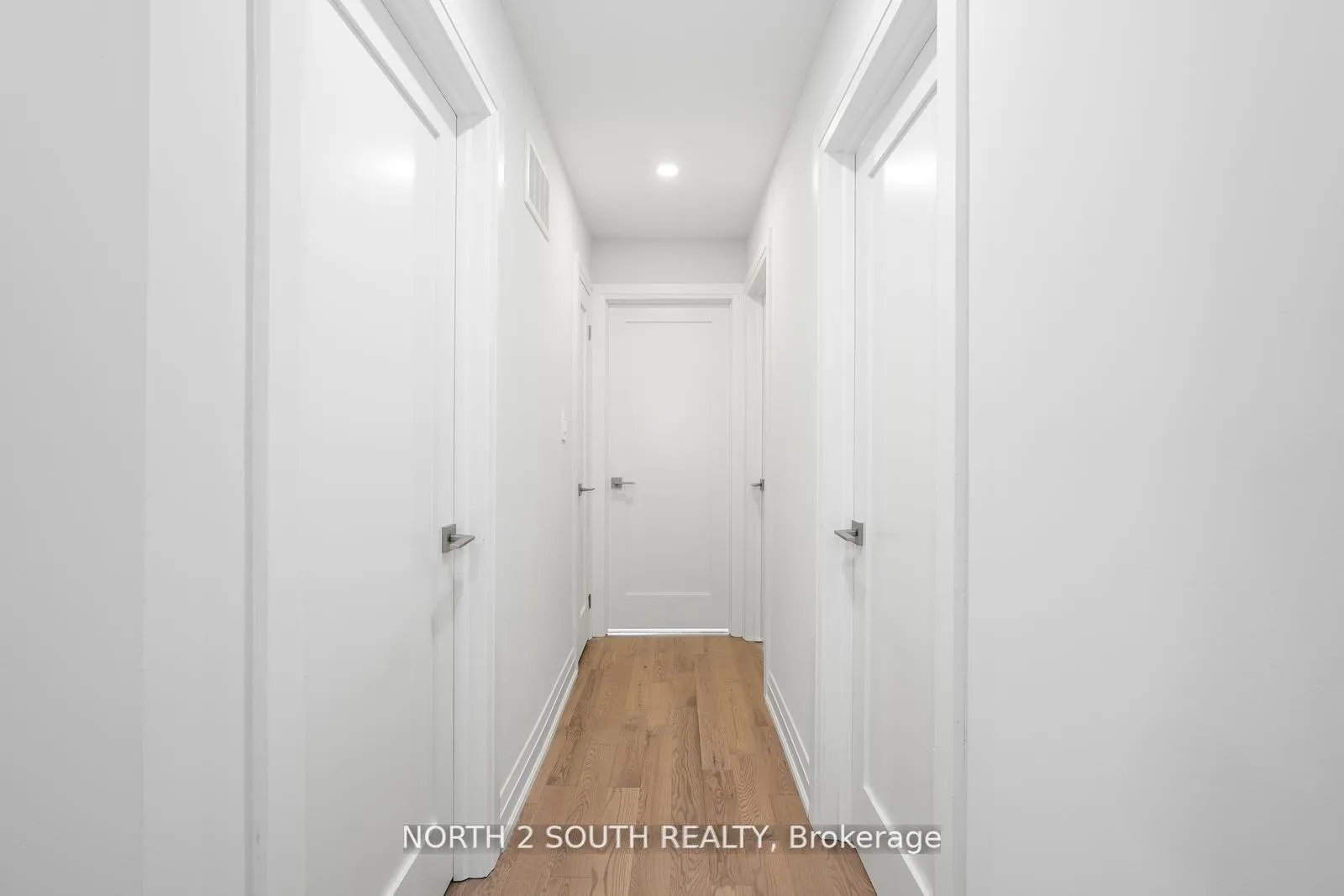 Photo 14 of 5 Virro Court, Vaughan, West Woodbridge — HOMEH