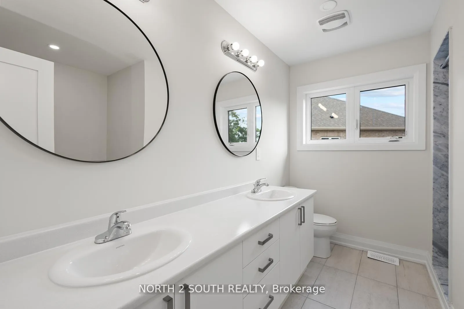 Photo 18 of 5 Virro Court, Vaughan, West Woodbridge — HOMEH