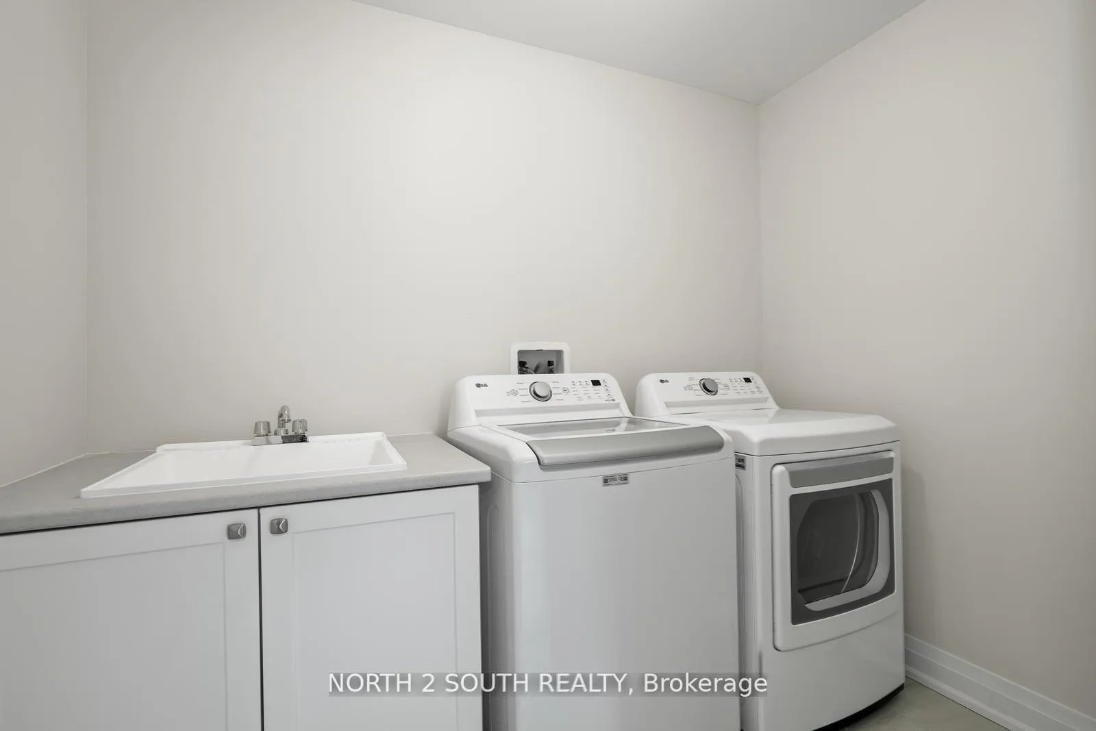 Photo 24 of 5 Virro Court, Vaughan, West Woodbridge — HOMEH