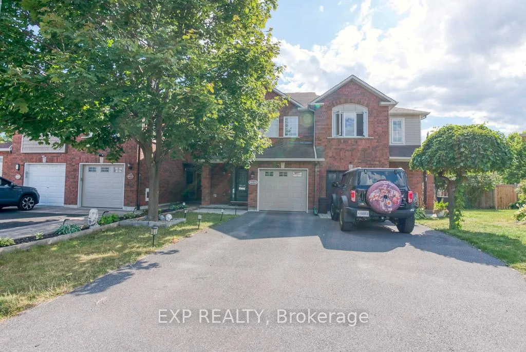 Front of 4626 OGILVIE Walk Crescent