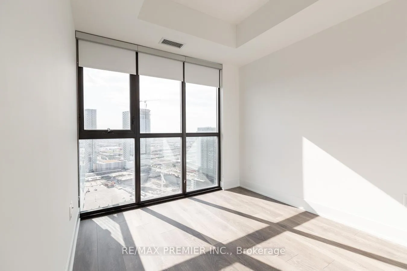 Photo 22 of Unit 3606, 2916 Highway 7, Vaughan, Concord — HOMEH