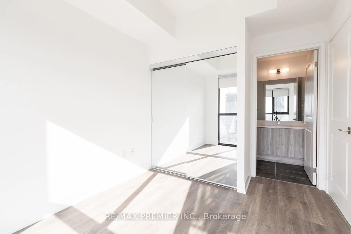 Photo 23 of Unit 3606, 2916 Highway 7, Vaughan, Concord — HOMEH