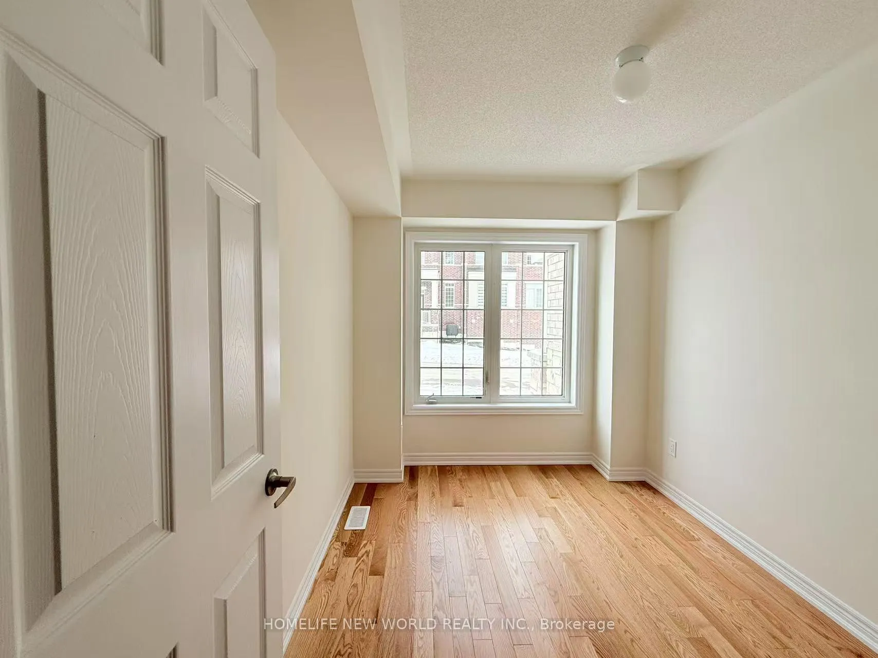 Photo 2 of 905 Crowsnest Hollow, Pickering, Rural Pickering — HOMEH