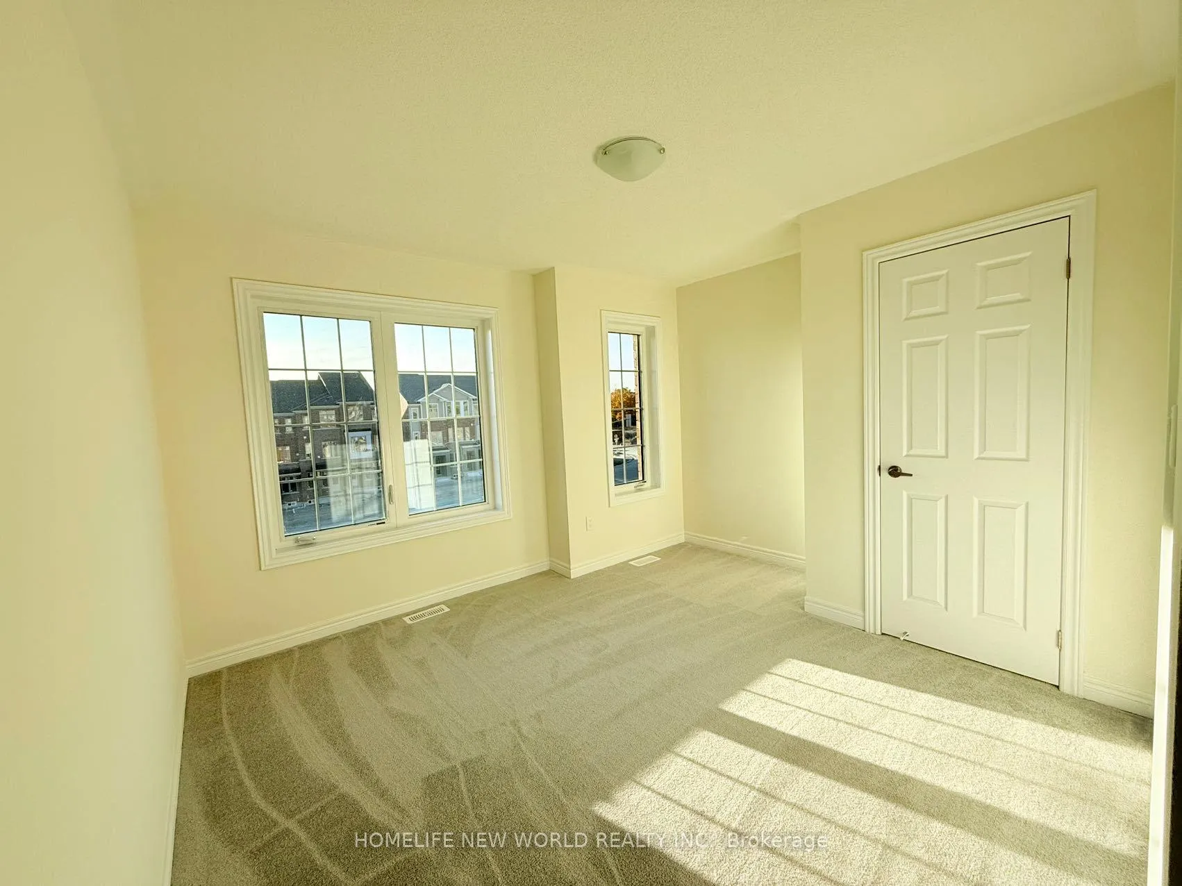 Photo 17 of 905 Crowsnest Hollow, Pickering, Rural Pickering — HOMEH