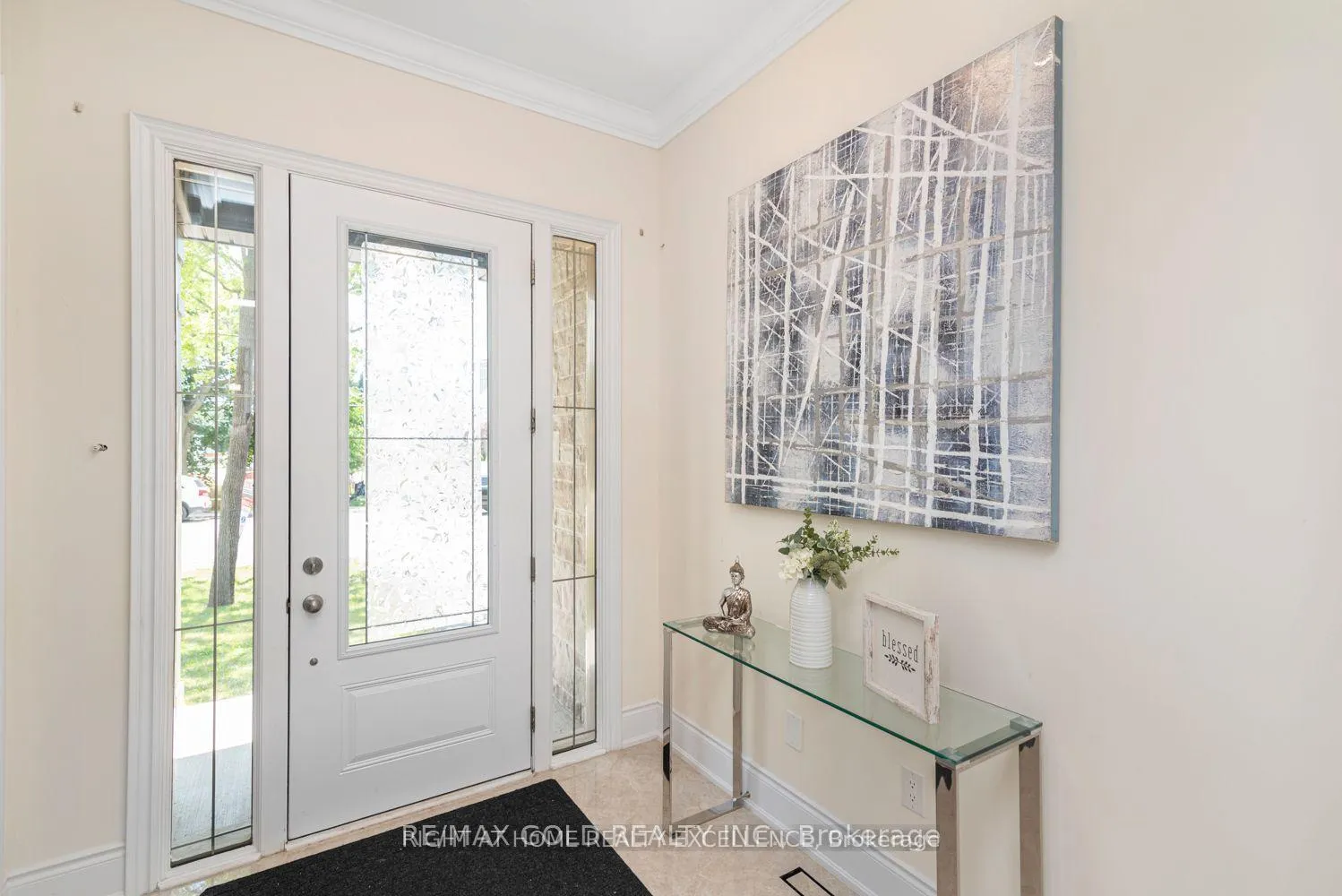 Photo 3 of 309 Parkside Drive, Hamilton, Rural Flamborough — HOMEH