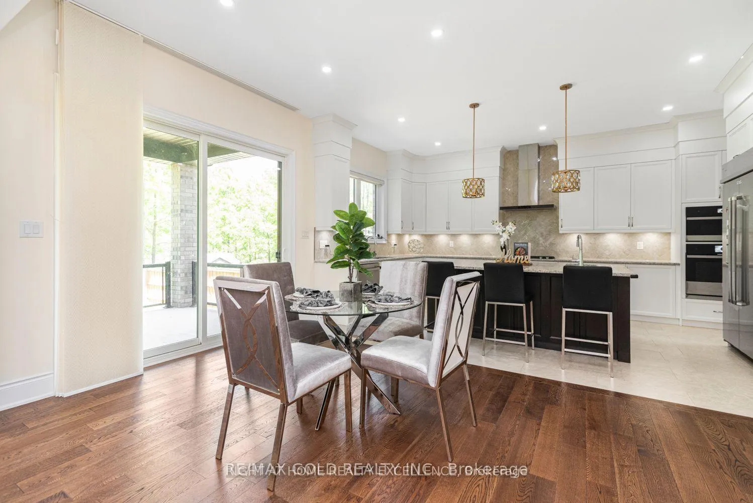 Photo 5 of 309 Parkside Drive, Hamilton, Rural Flamborough — HOMEH