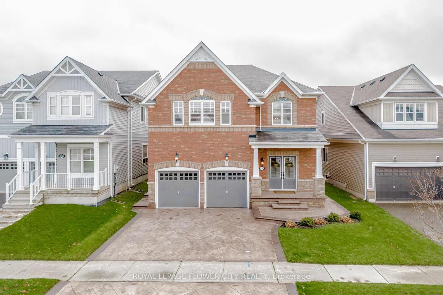 Front of 836 O'reilly Crescent N