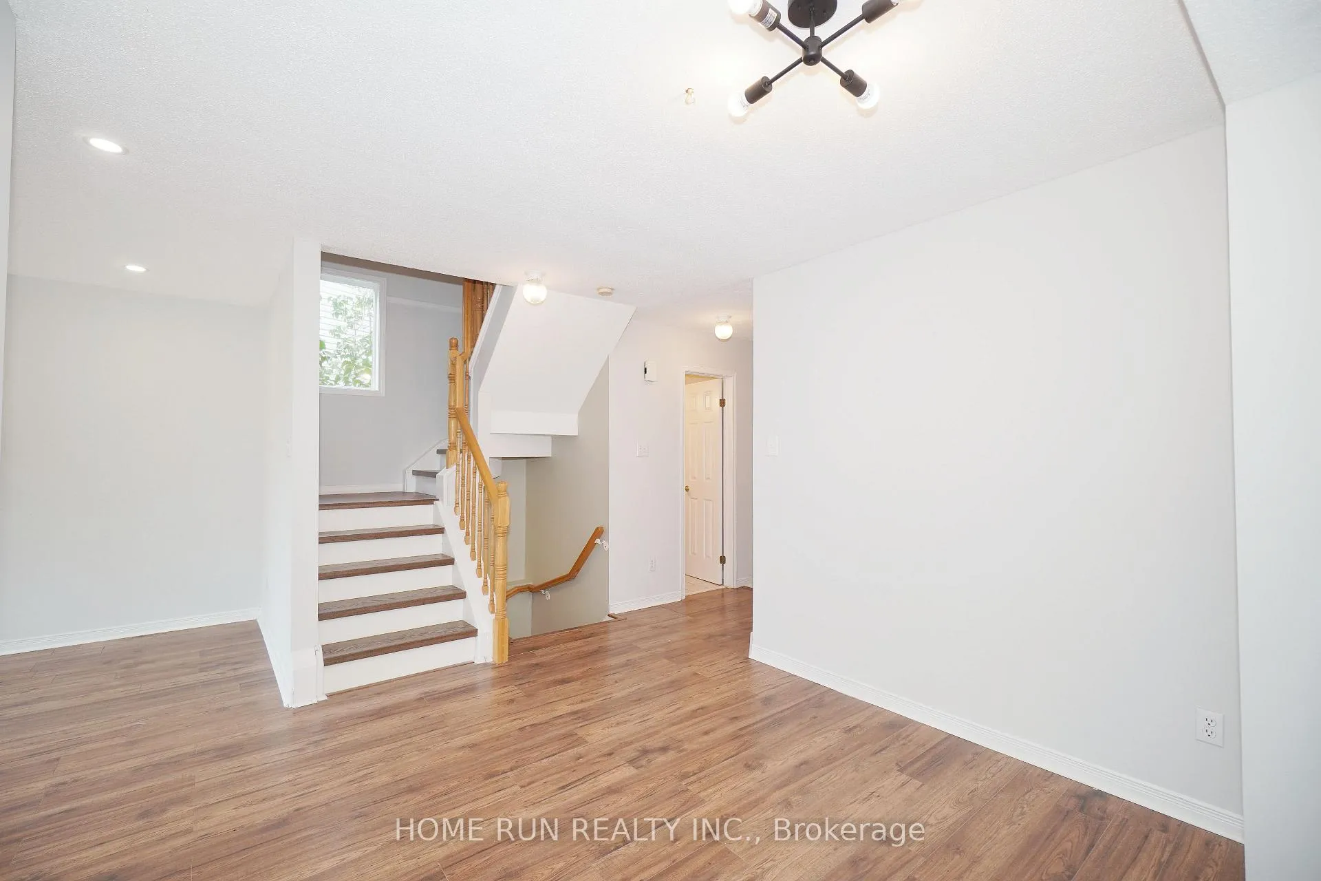 Photo 7 of 44 Banchory Crescent, Ottawa, Kanata - Morgan's Grant/South March — HOMEH