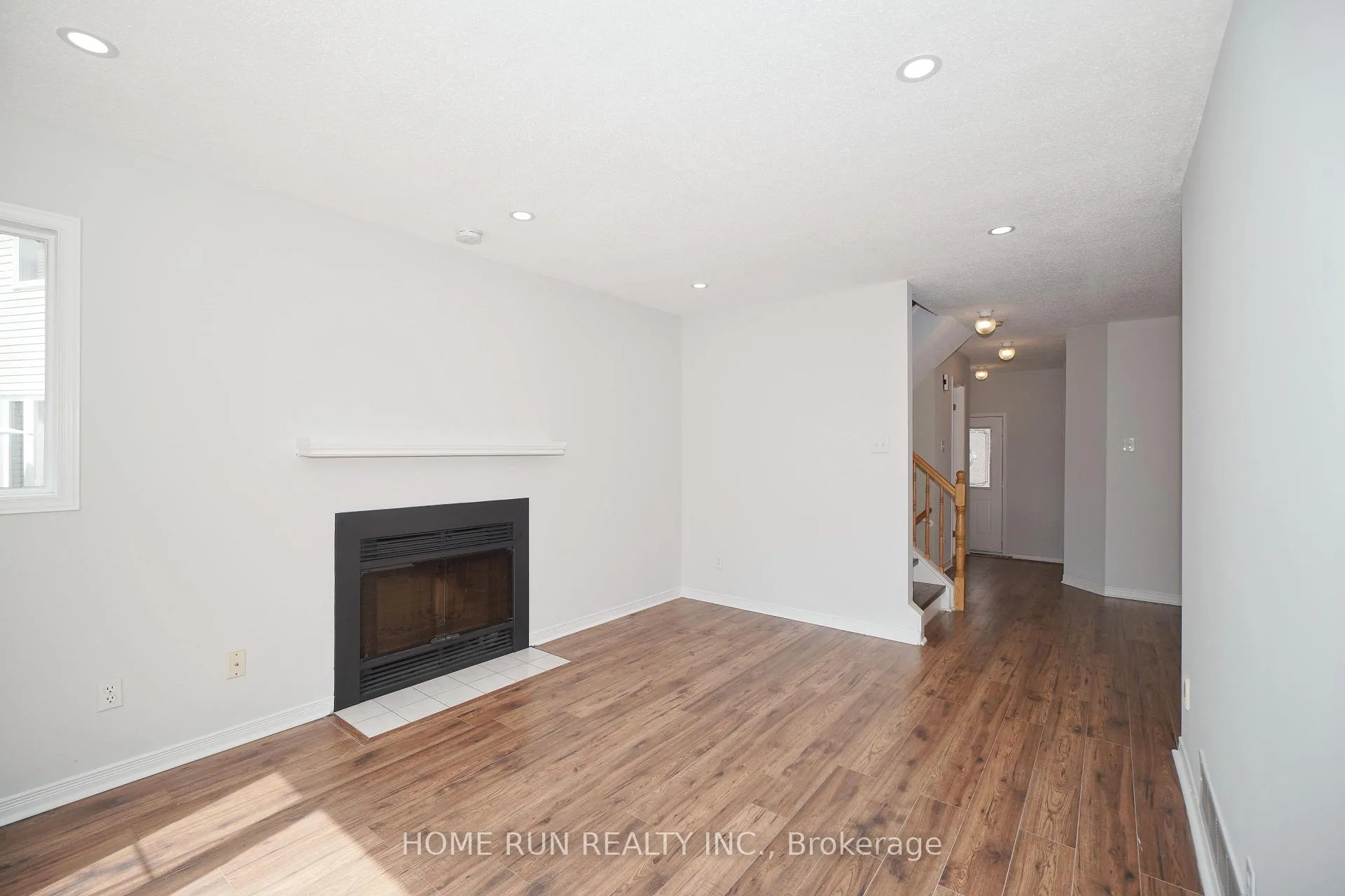 Photo 11 of 44 Banchory Crescent, Ottawa, Kanata - Morgan's Grant/South March — HOMEH