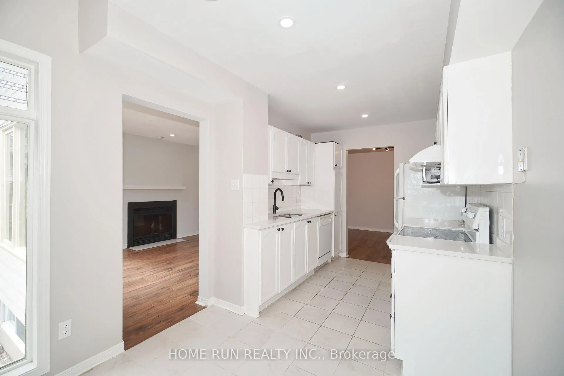 Photo 13 of 44 Banchory Crescent, Ottawa, Kanata - Morgan's Grant/South March — HOMEH