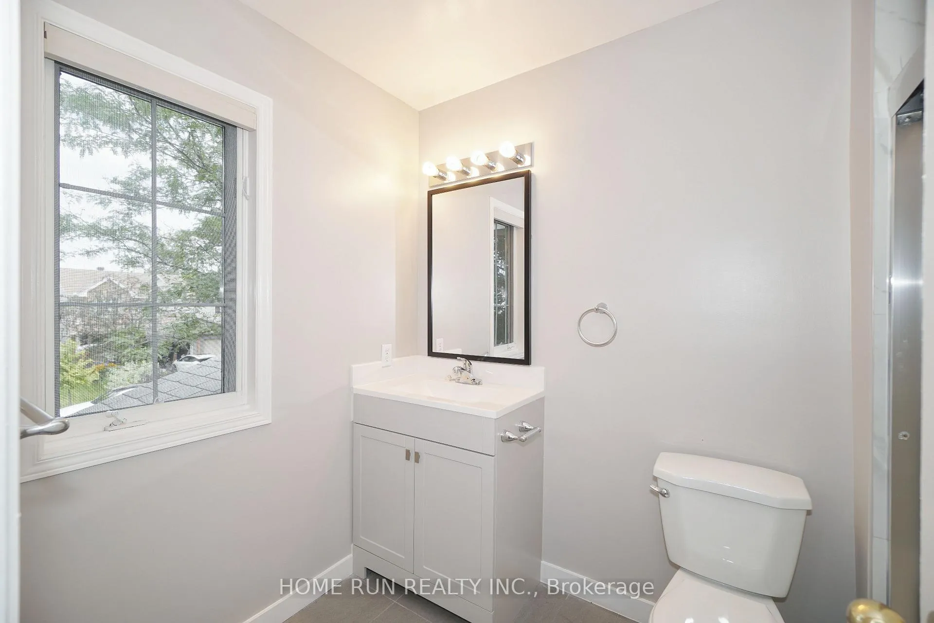 Photo 19 of 44 Banchory Crescent, Ottawa, Kanata - Morgan's Grant/South March — HOMEH