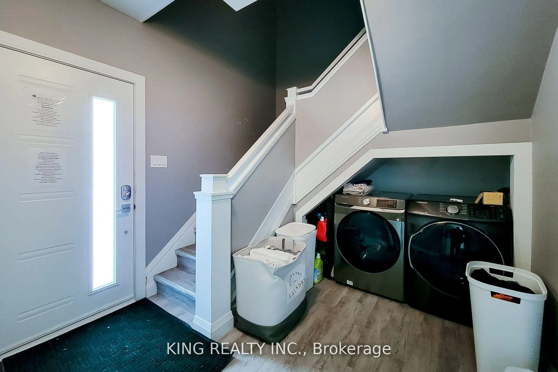 Photo 3 of 4464 Ellis Street, Niagara Falls, Downtown — HOMEH
