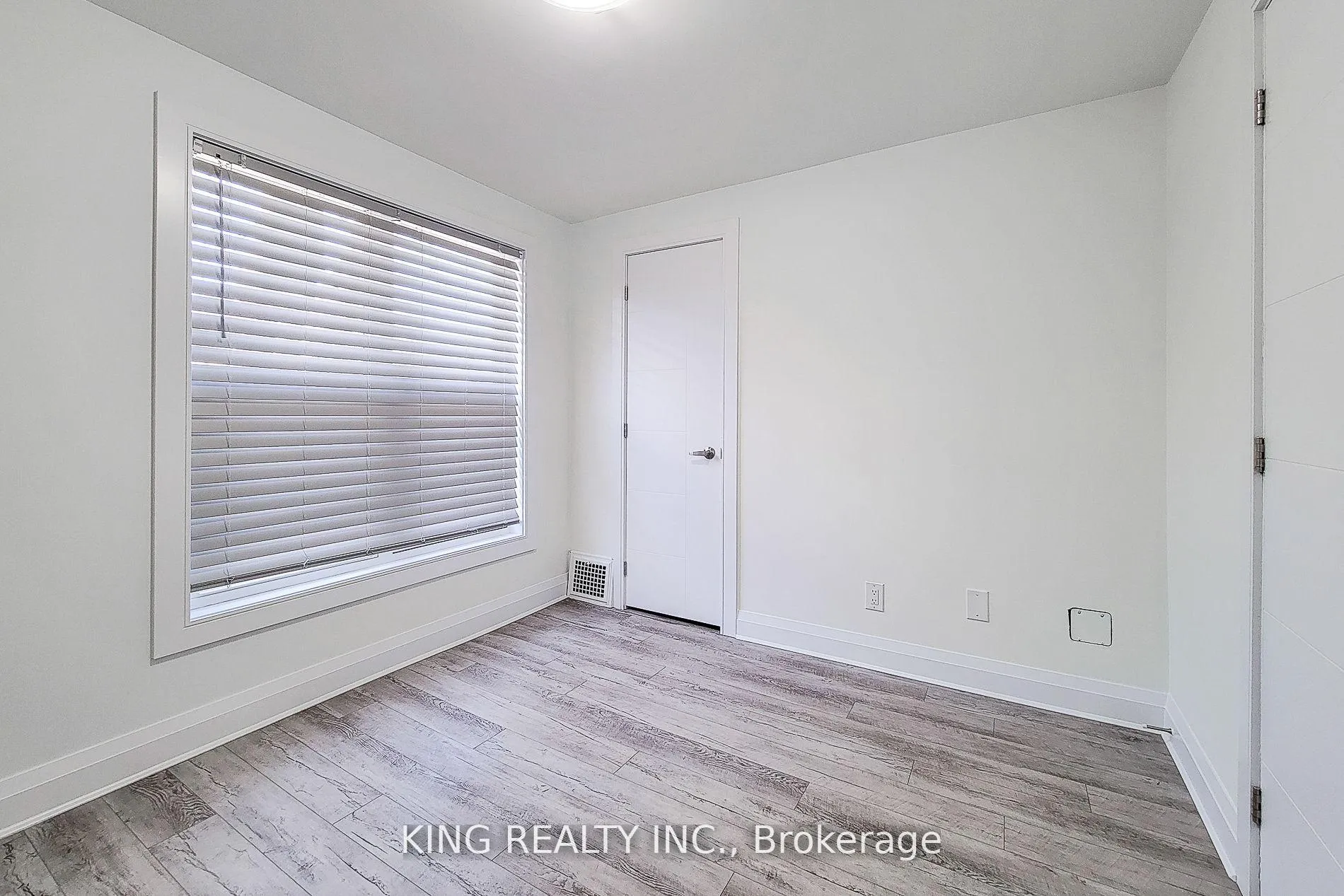 Photo 13 of 4464 Ellis Street, Niagara Falls, Downtown — HOMEH