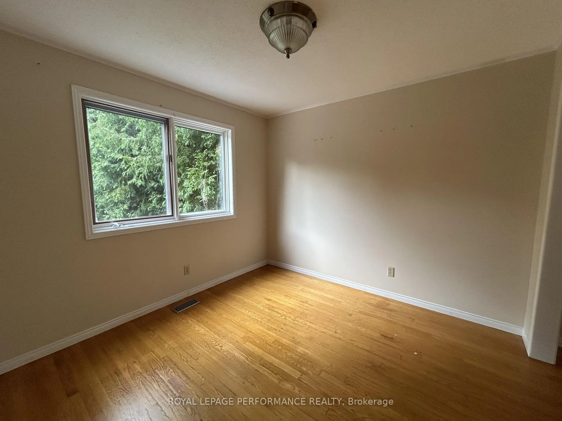 Photo 5 of 461 Princess Louise Drive, Ottawa, Fallingbrook/Ridgemount — HOMEH