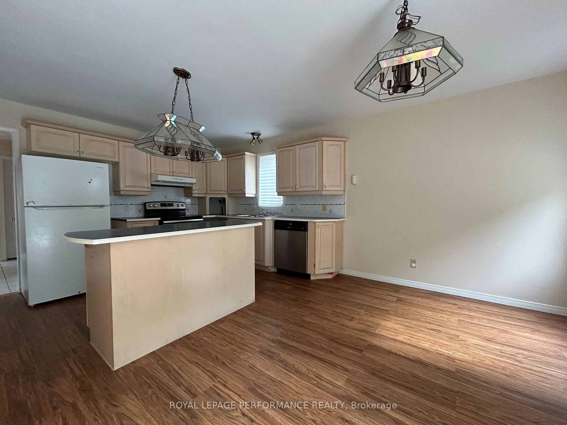 Photo 7 of 461 Princess Louise Drive, Ottawa, Fallingbrook/Ridgemount — HOMEH