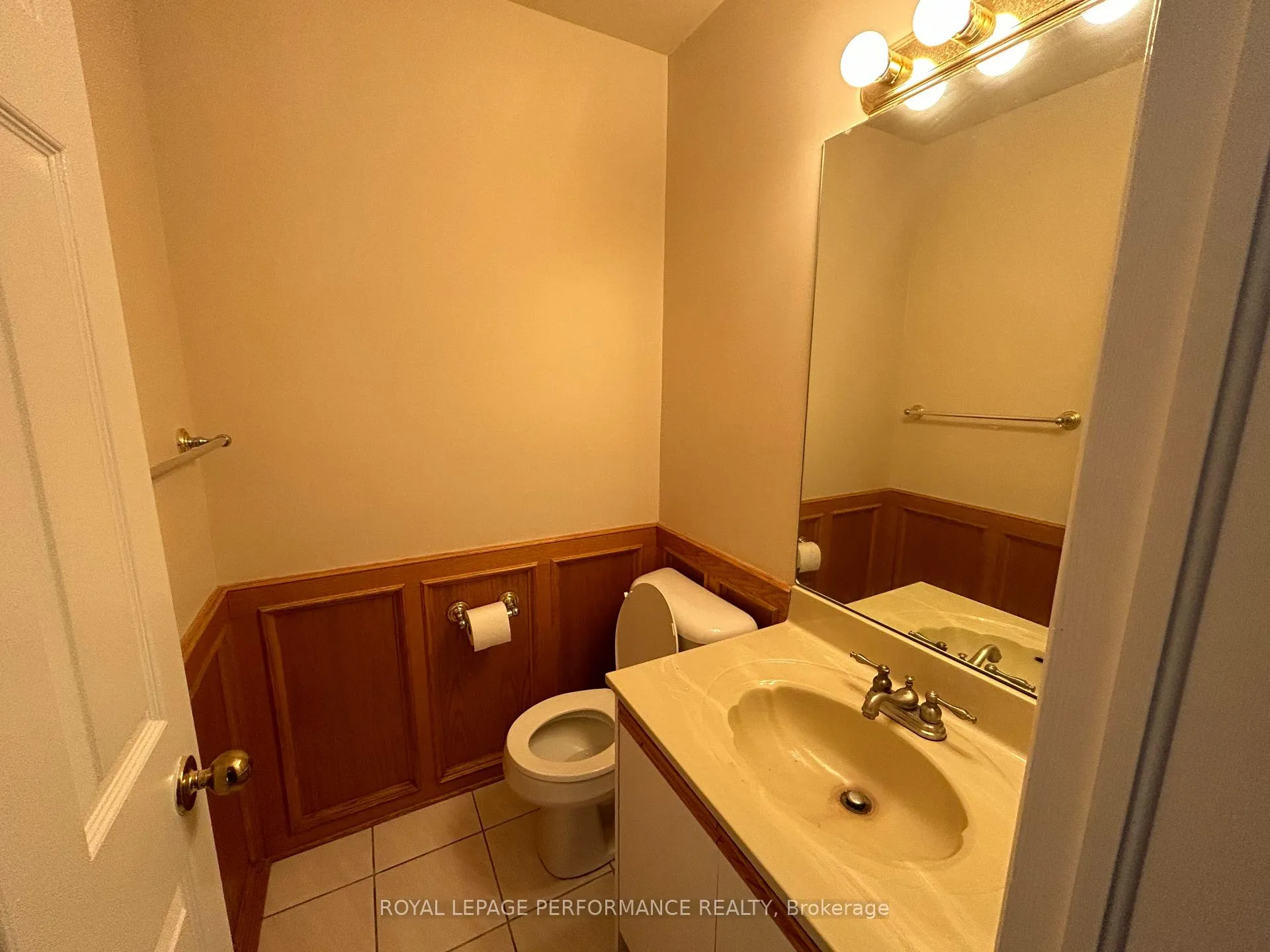 Photo 11 of 461 Princess Louise Drive, Ottawa, Fallingbrook/Ridgemount — HOMEH