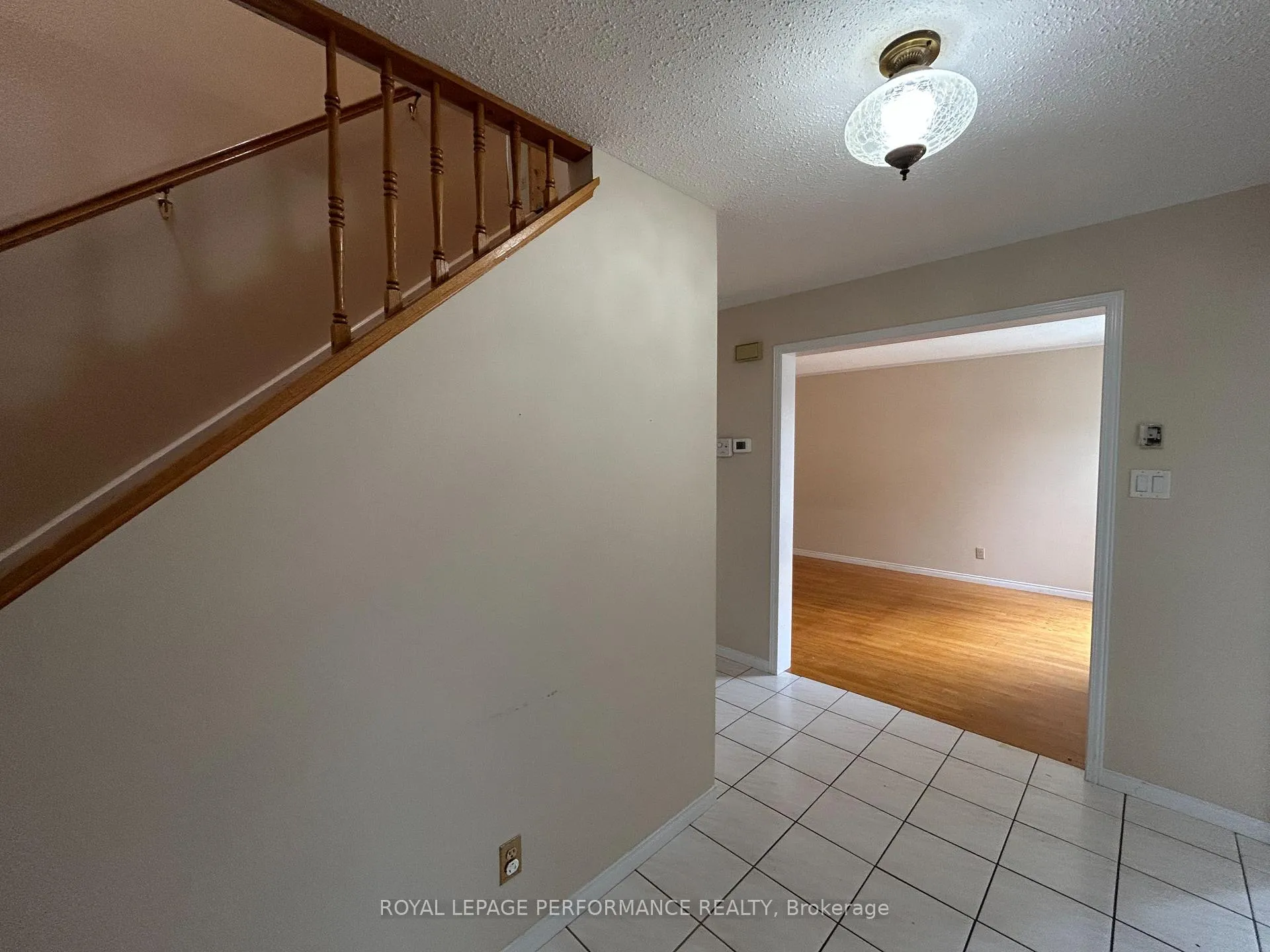 Photo 12 of 461 Princess Louise Drive, Ottawa, Fallingbrook/Ridgemount — HOMEH